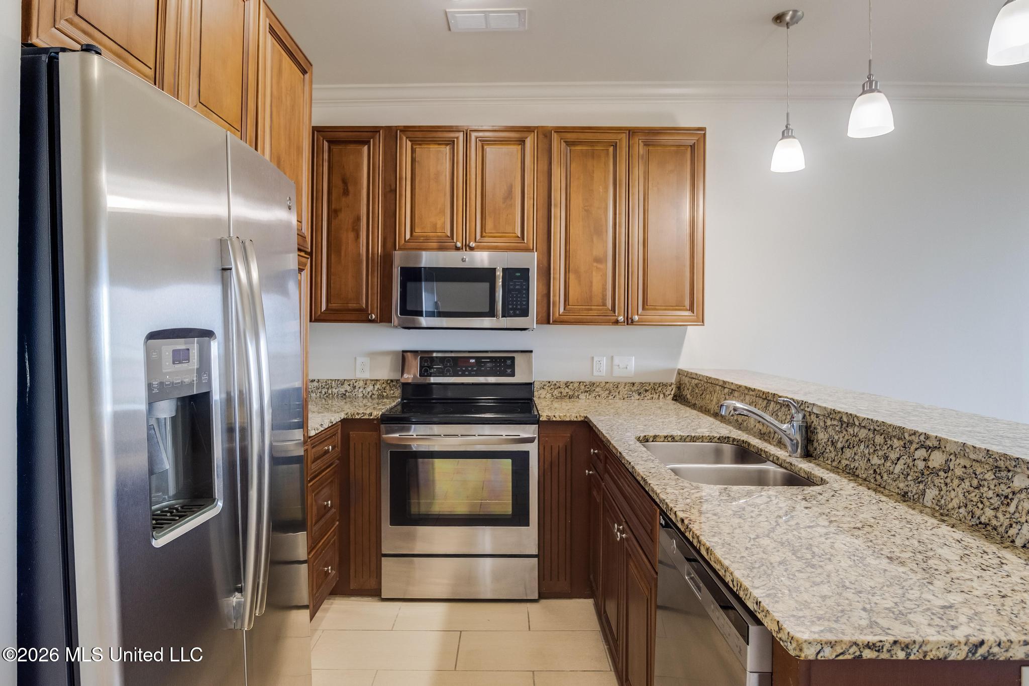 630 Bay Cove Drive Property Photo 9