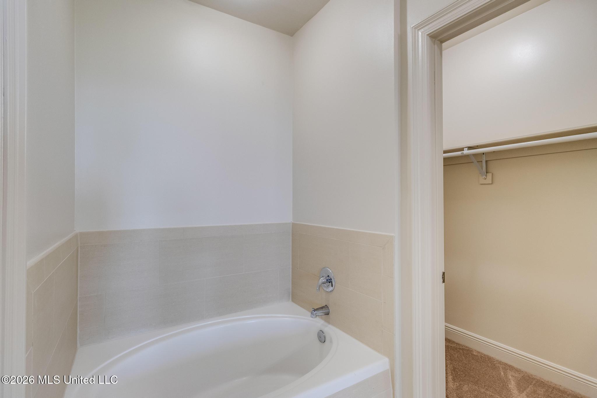 630 Bay Cove Drive Property Photo 18