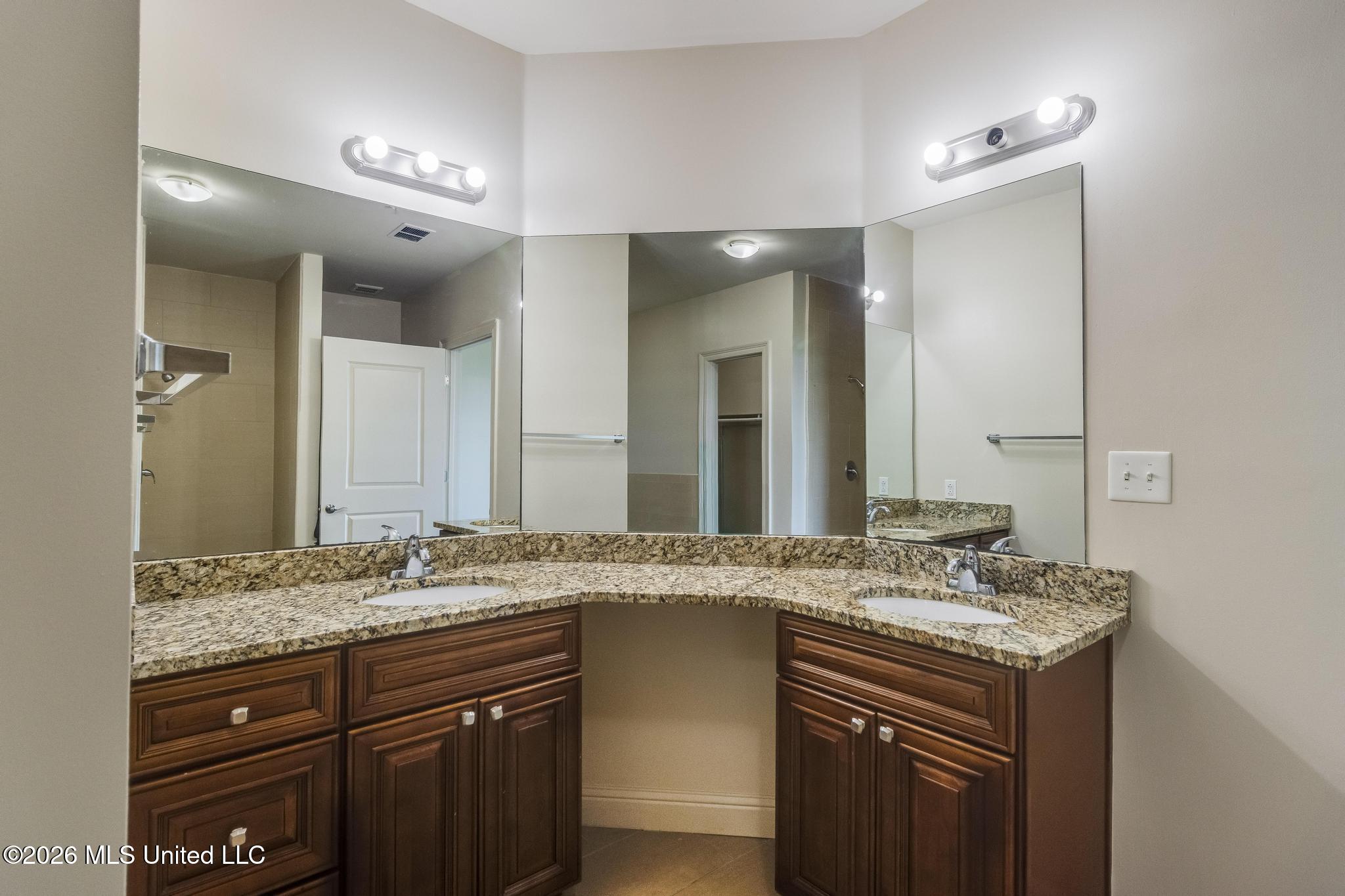 630 Bay Cove Drive Property Photo 19