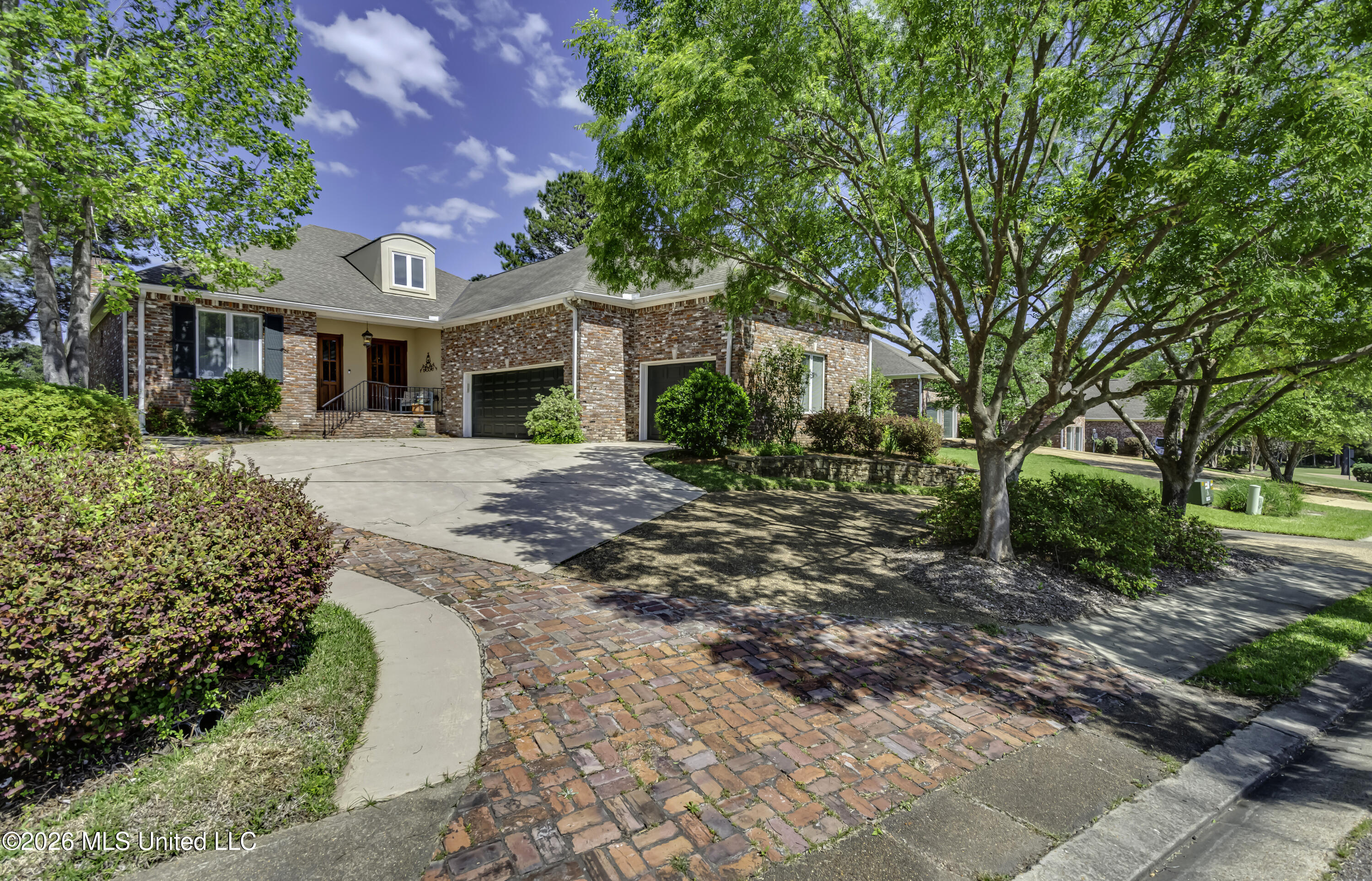 106 Whisper Ridge Drive Property Photo 1