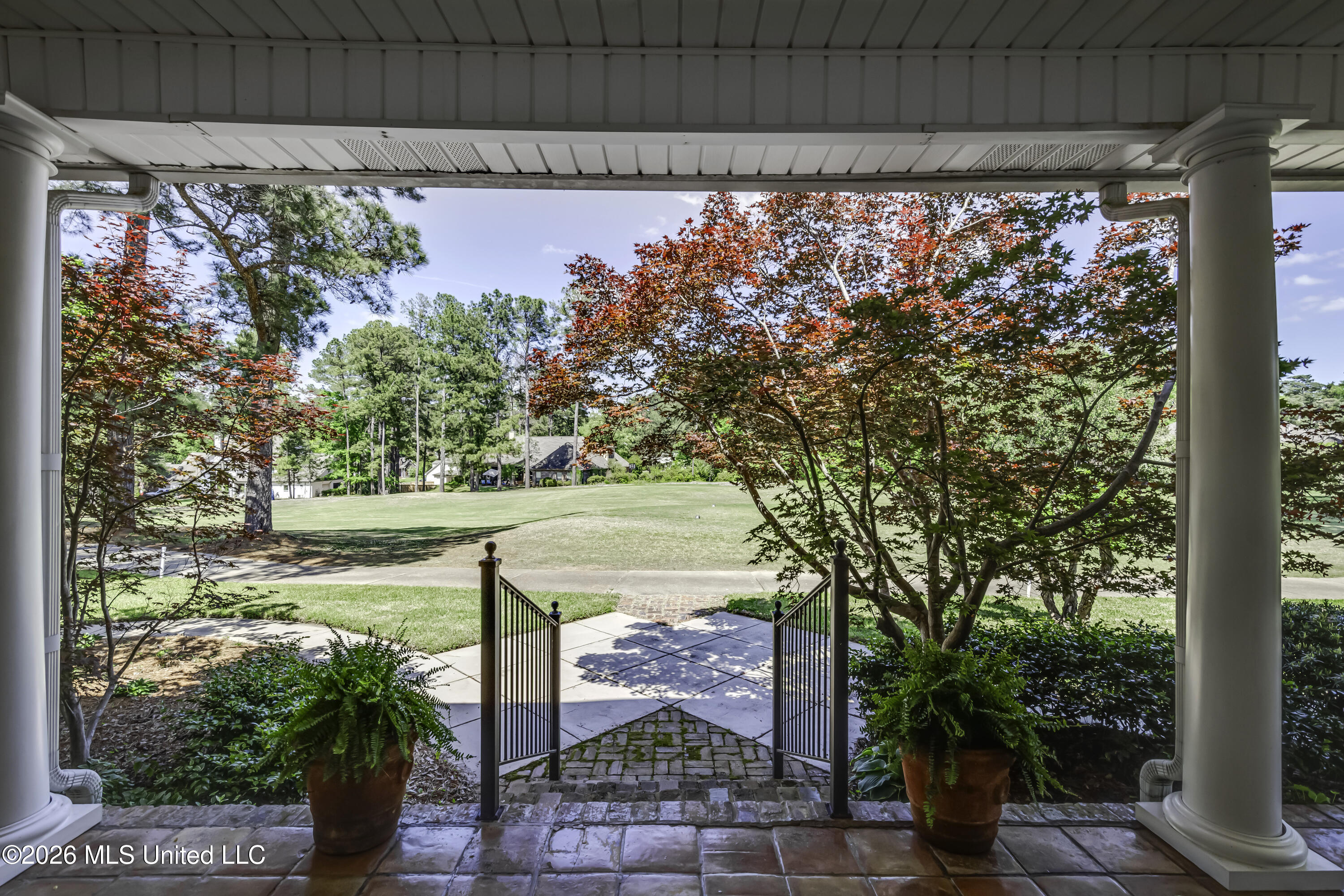 106 Whisper Ridge Drive Property Photo 4