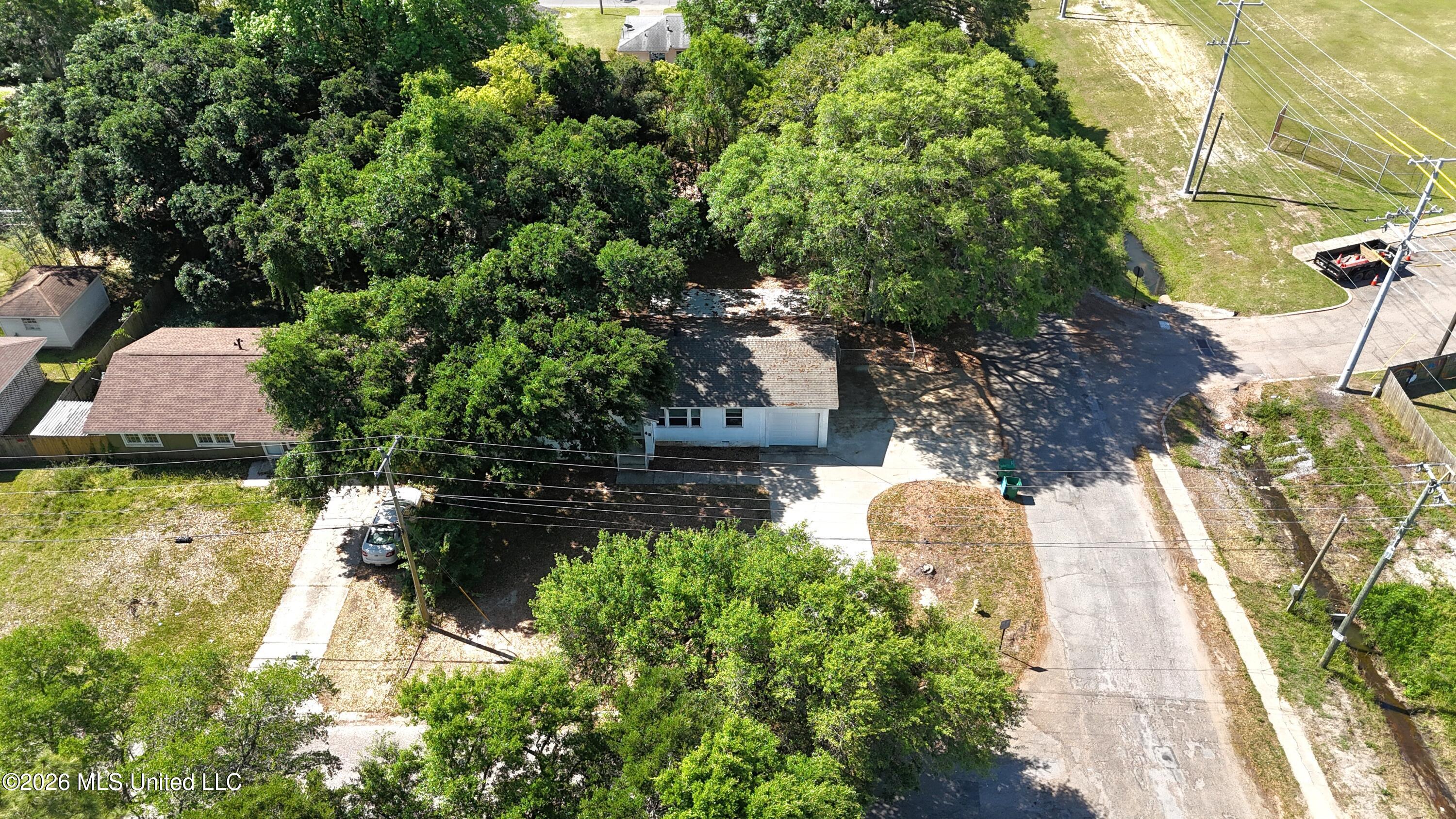 49 33rd Street Property Photo 3