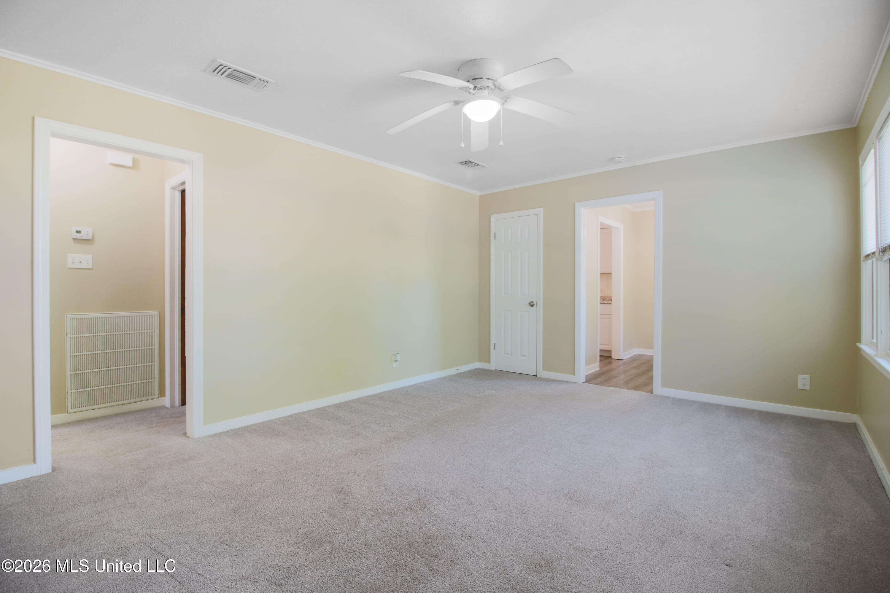 49 33rd Street Property Photo 4