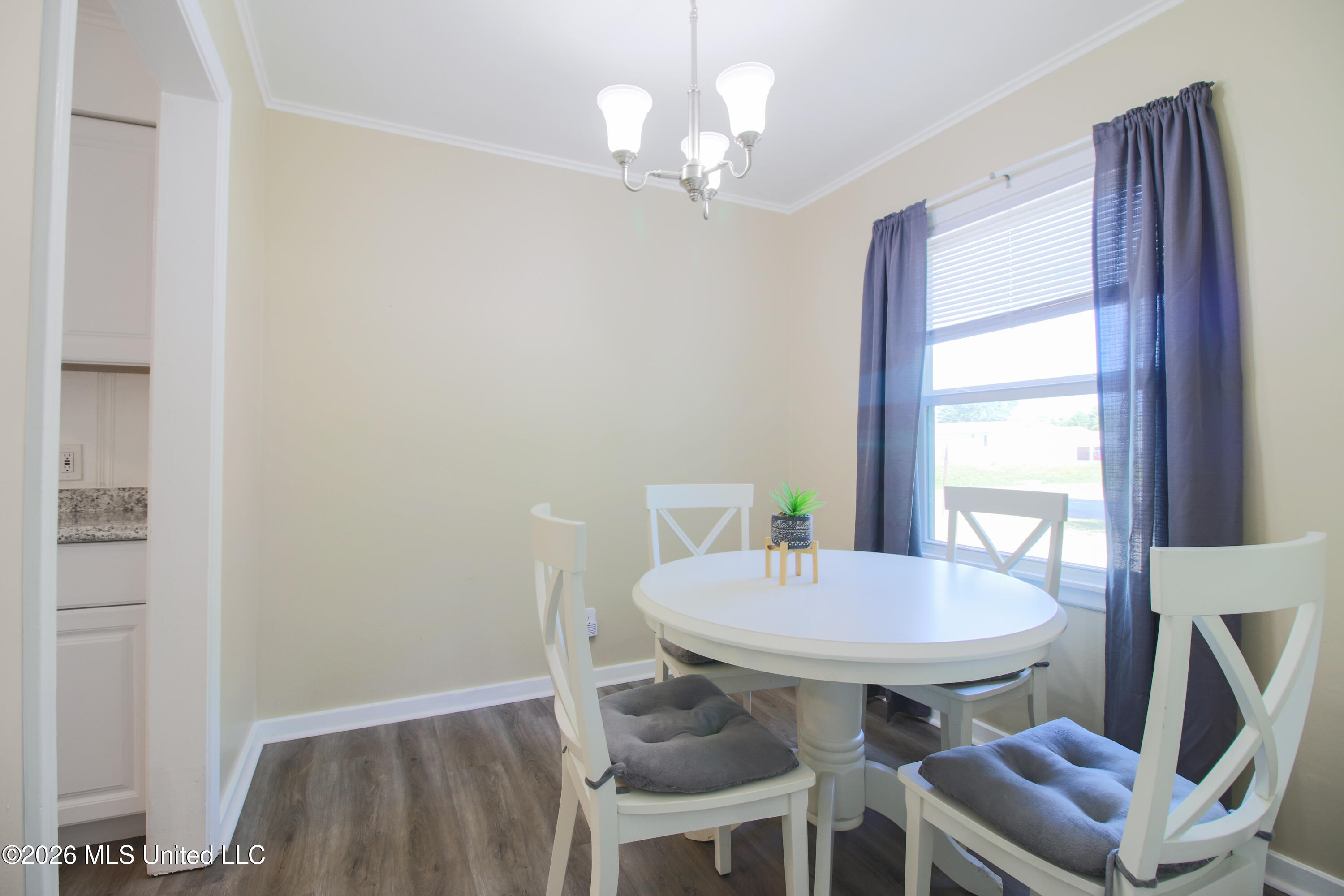 49 33rd Street Property Photo 6