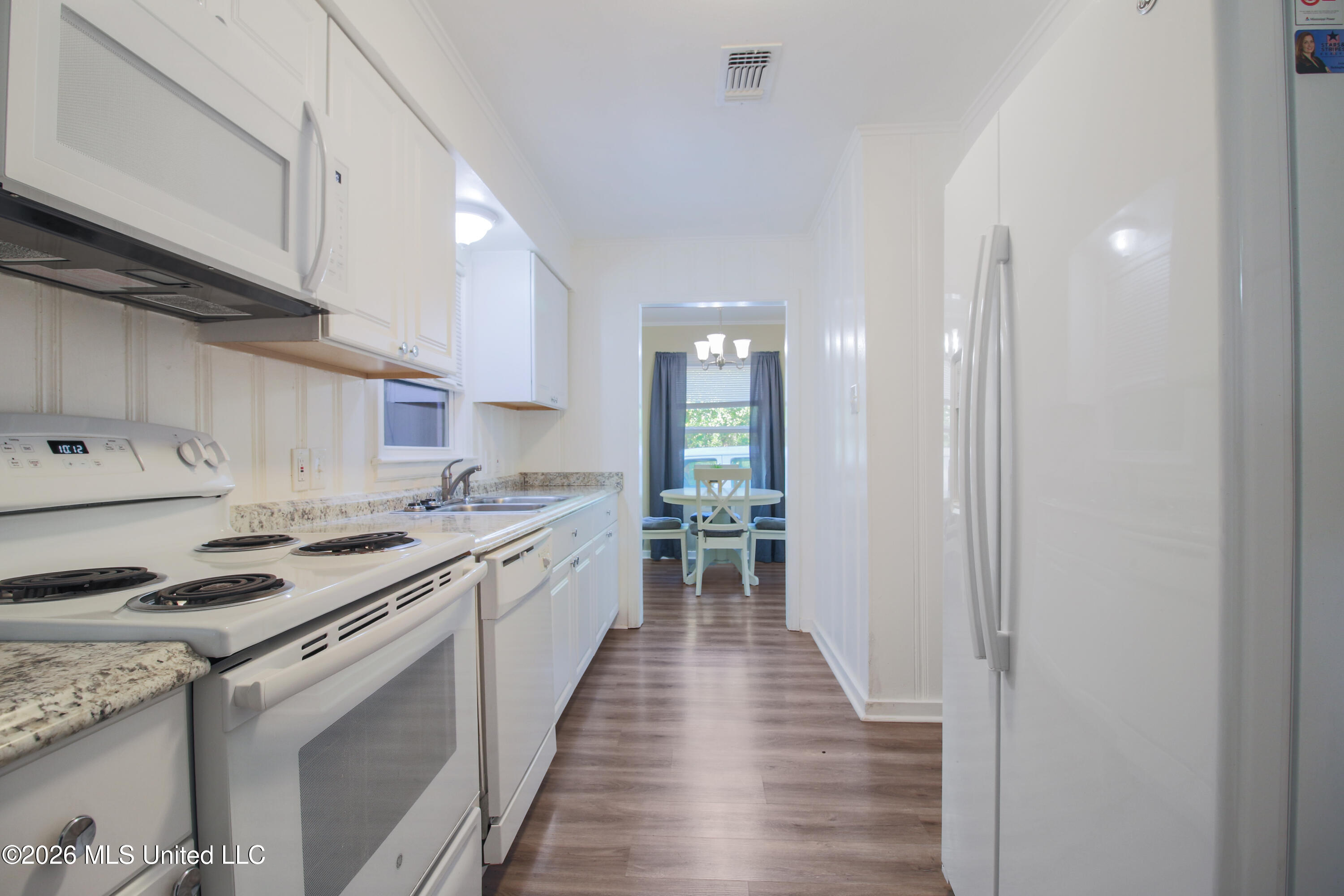 49 33rd Street Property Photo 10
