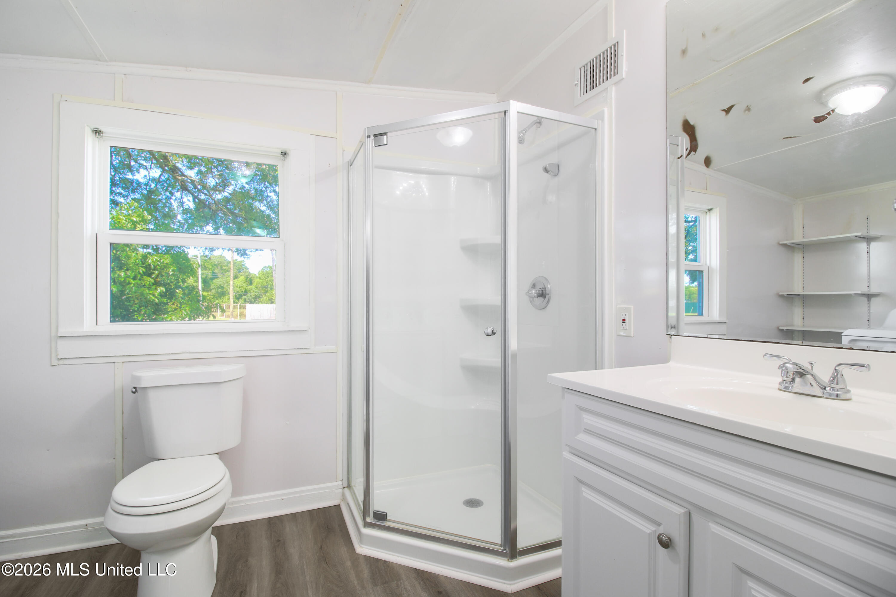 49 33rd Street Property Photo 11