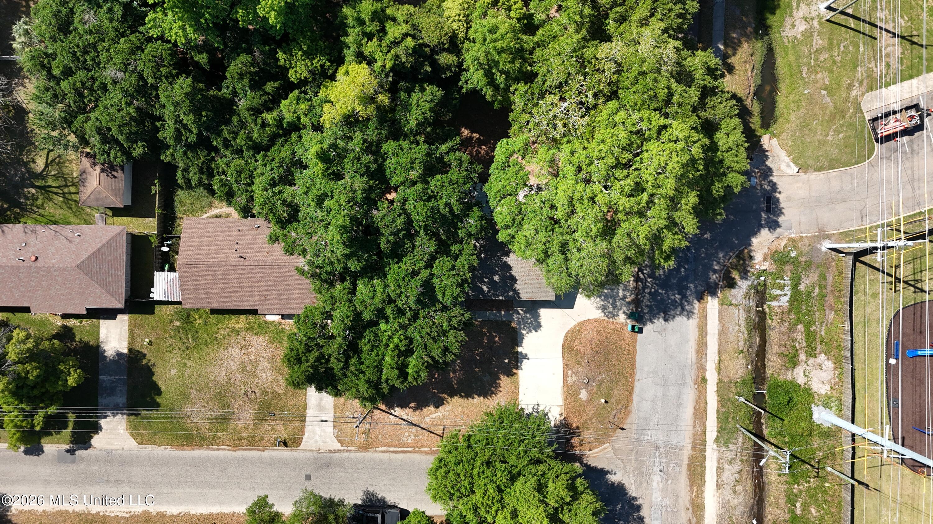 49 33rd Street Property Photo 23