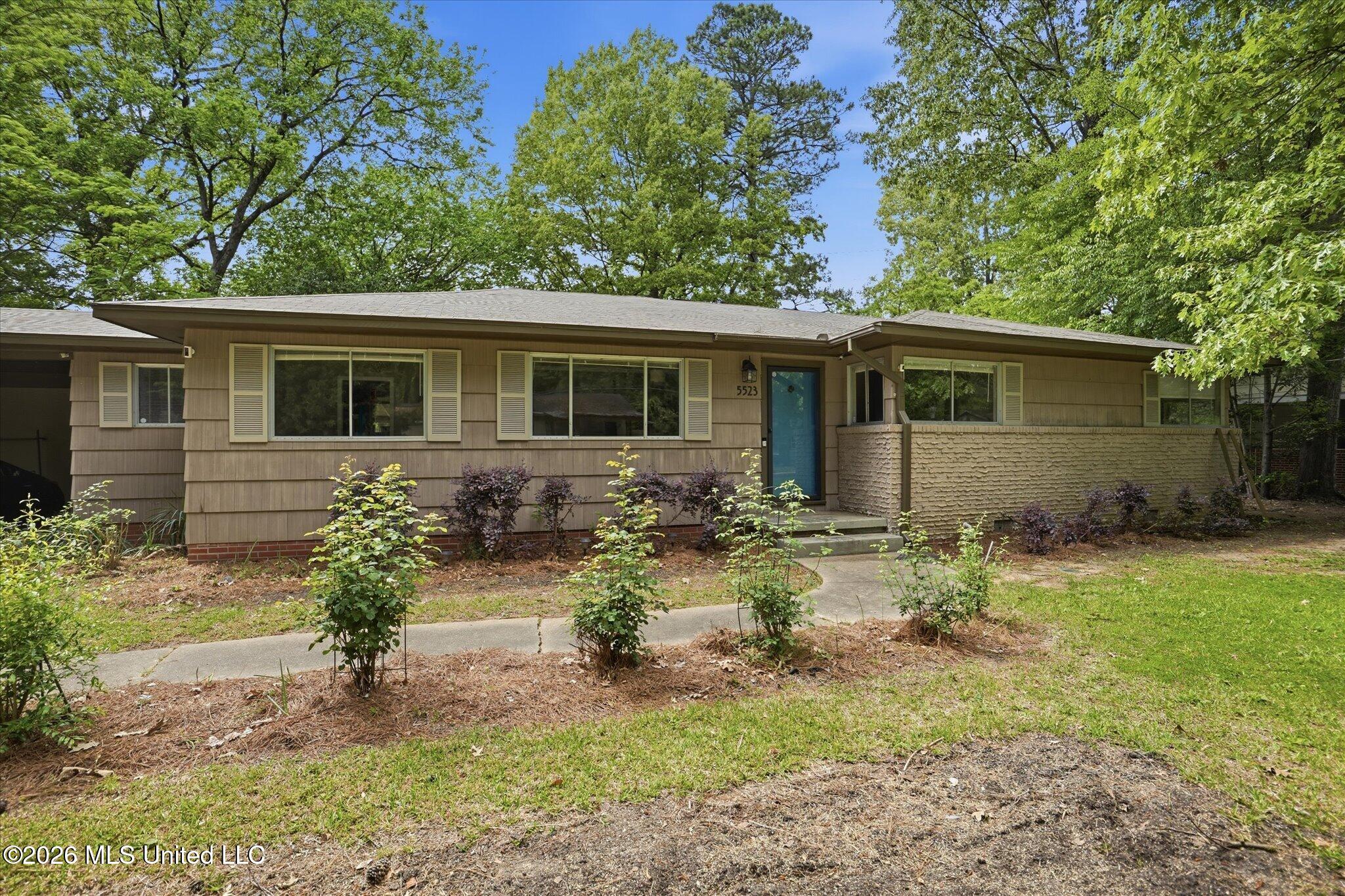5523 Wayneland Drive Property Photo 1