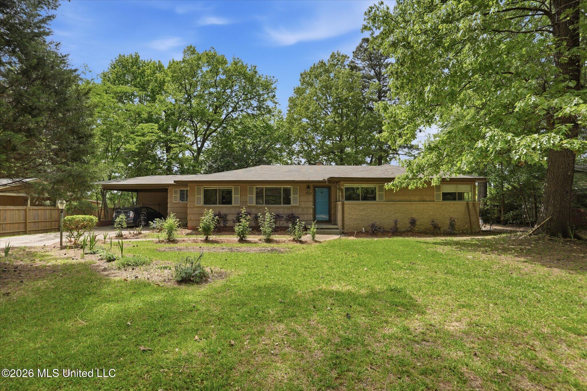 5523 Wayneland Drive Property Photo 2
