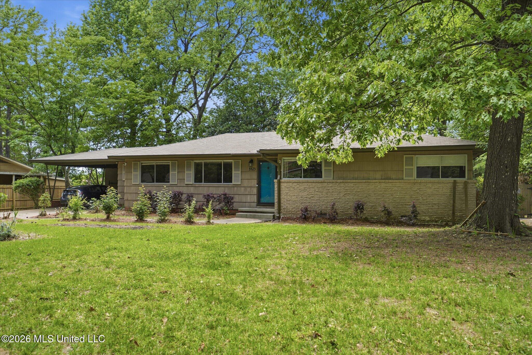 5523 Wayneland Drive Property Photo 3