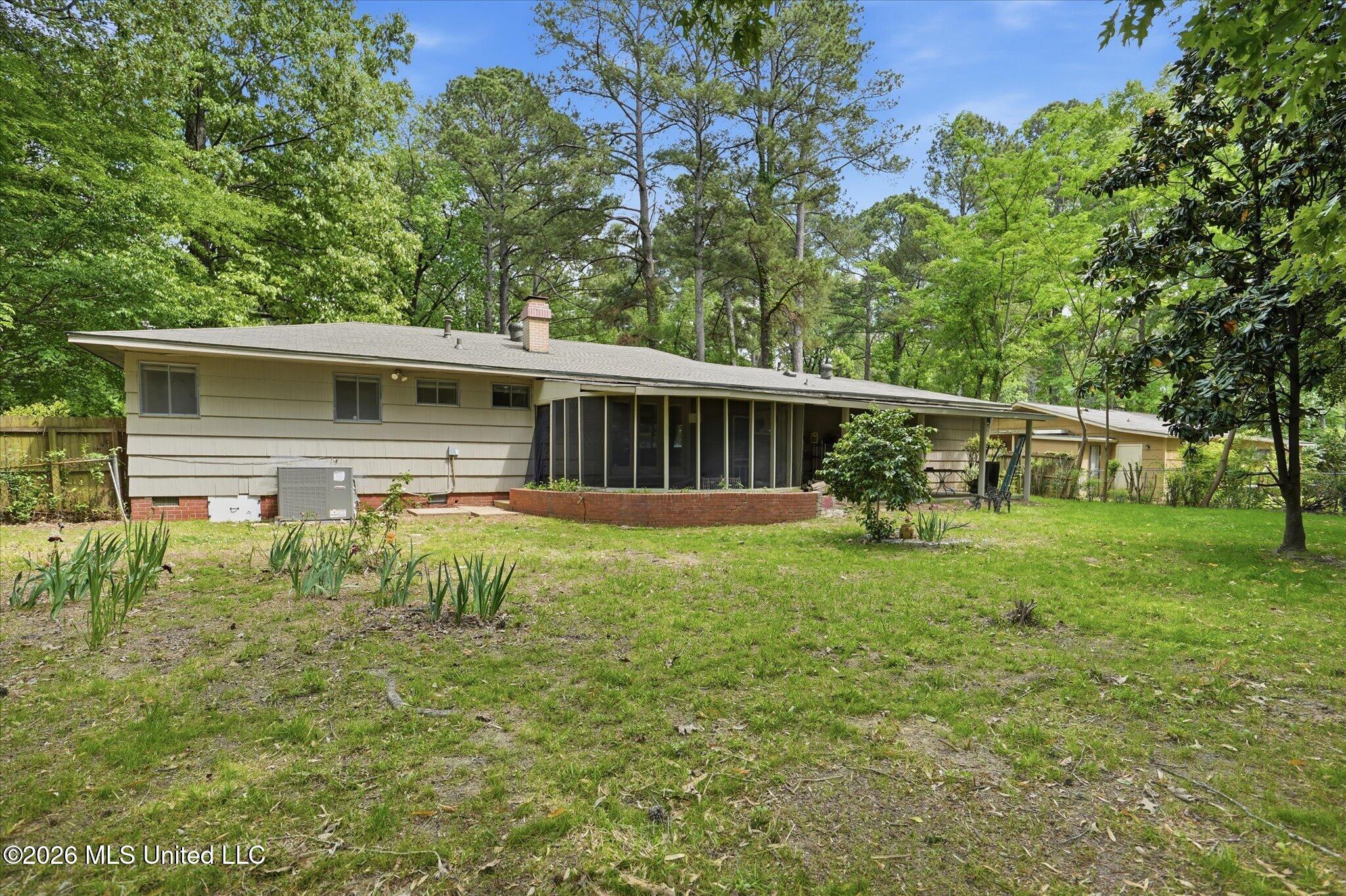 5523 Wayneland Drive Property Photo 4