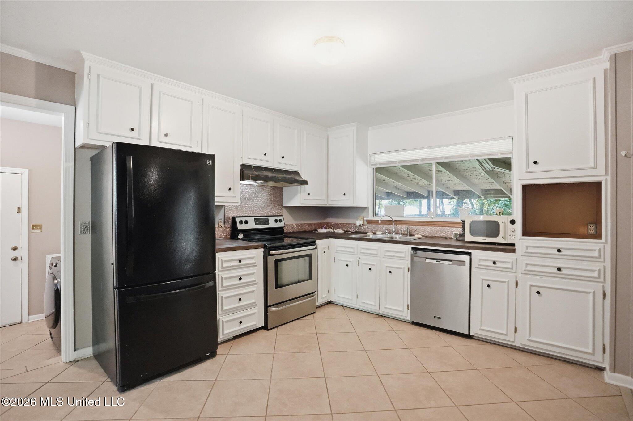 5523 Wayneland Drive Property Photo 13