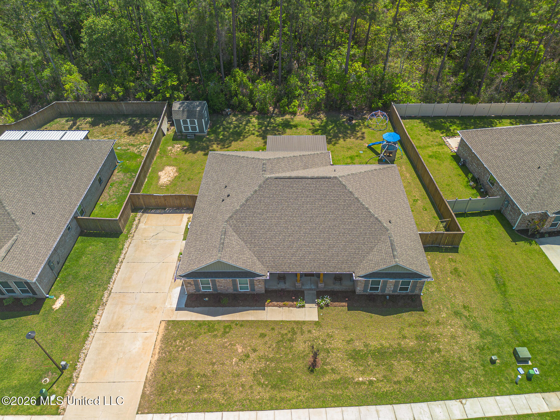 12285 Savannah Circle Property Photo 3