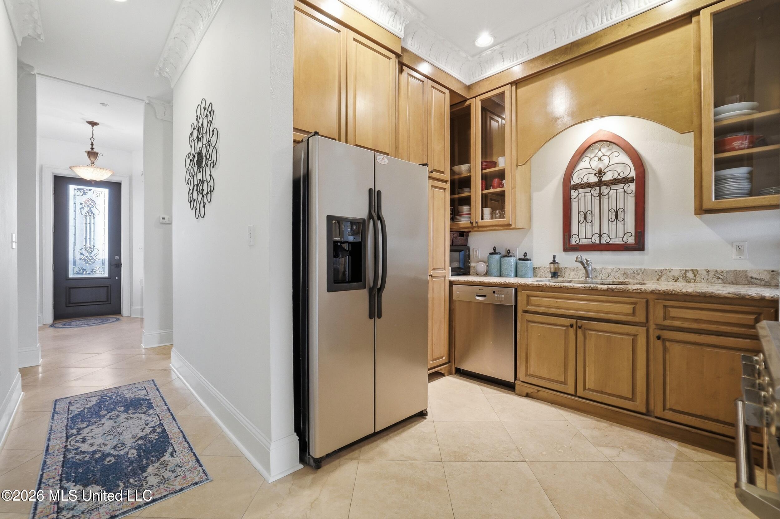 4640 W Beach Boulevard Property Photo 9