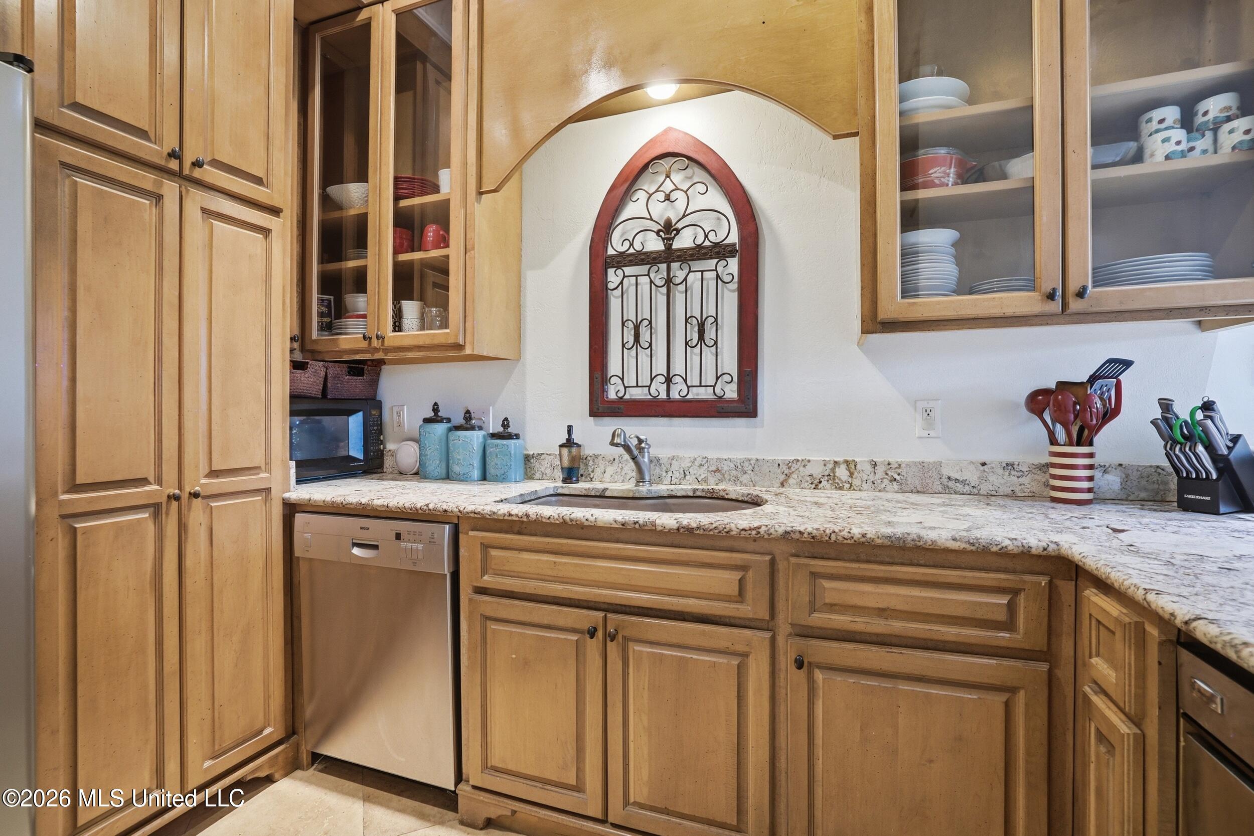 4640 W Beach Boulevard Property Photo 10