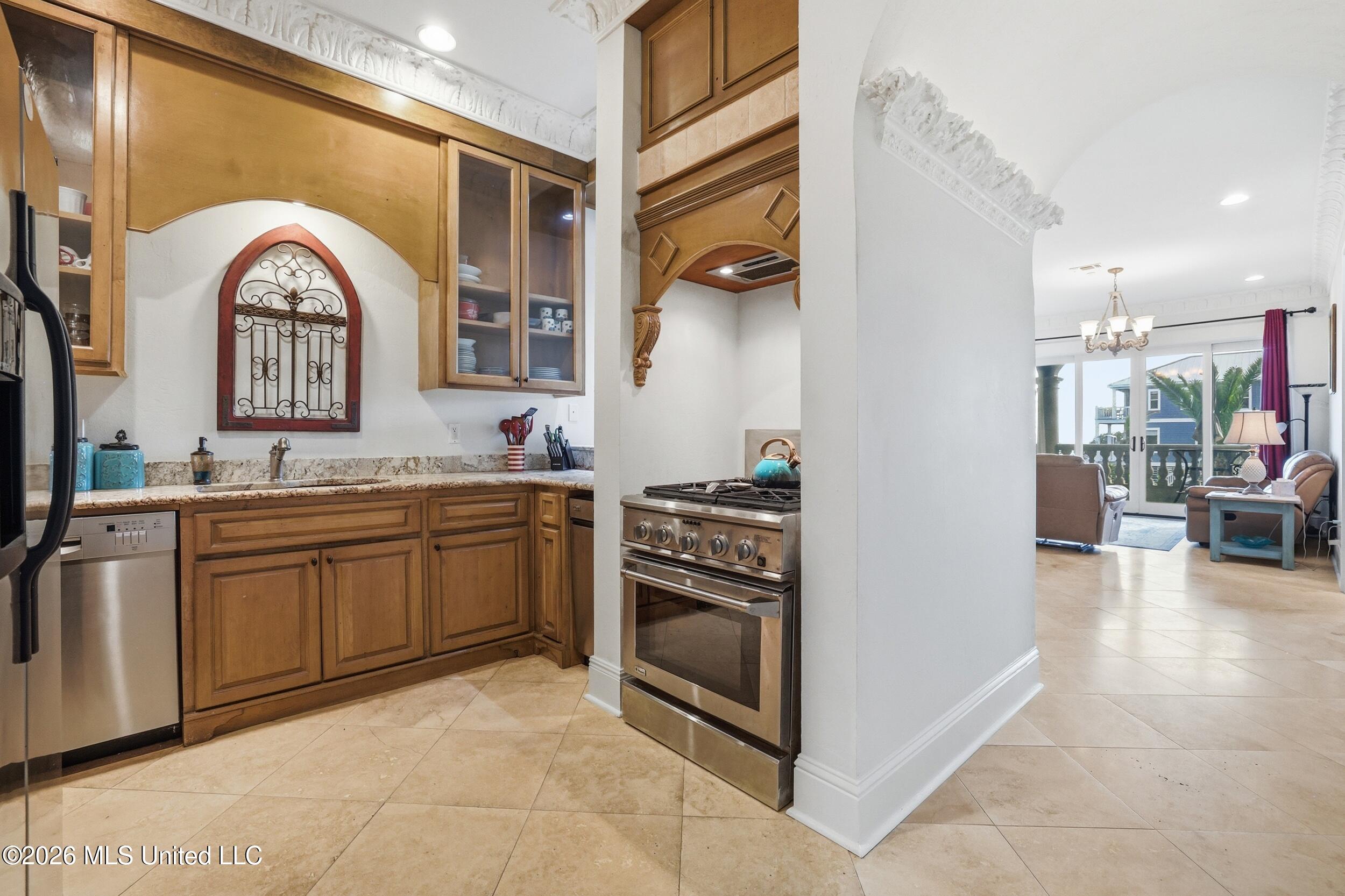 4640 W Beach Boulevard Property Photo 12