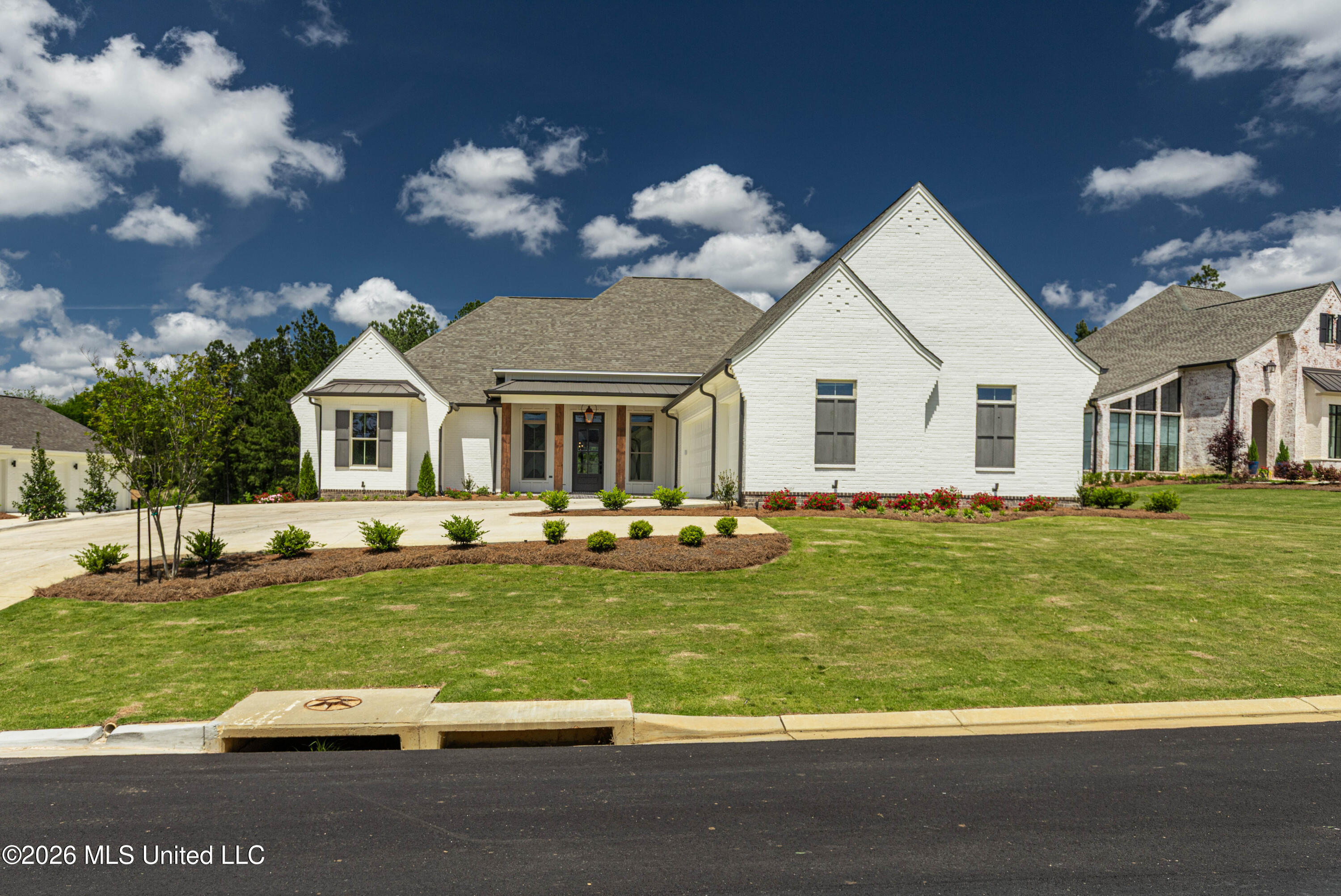 629 Big Valley Loop Property Photo 2