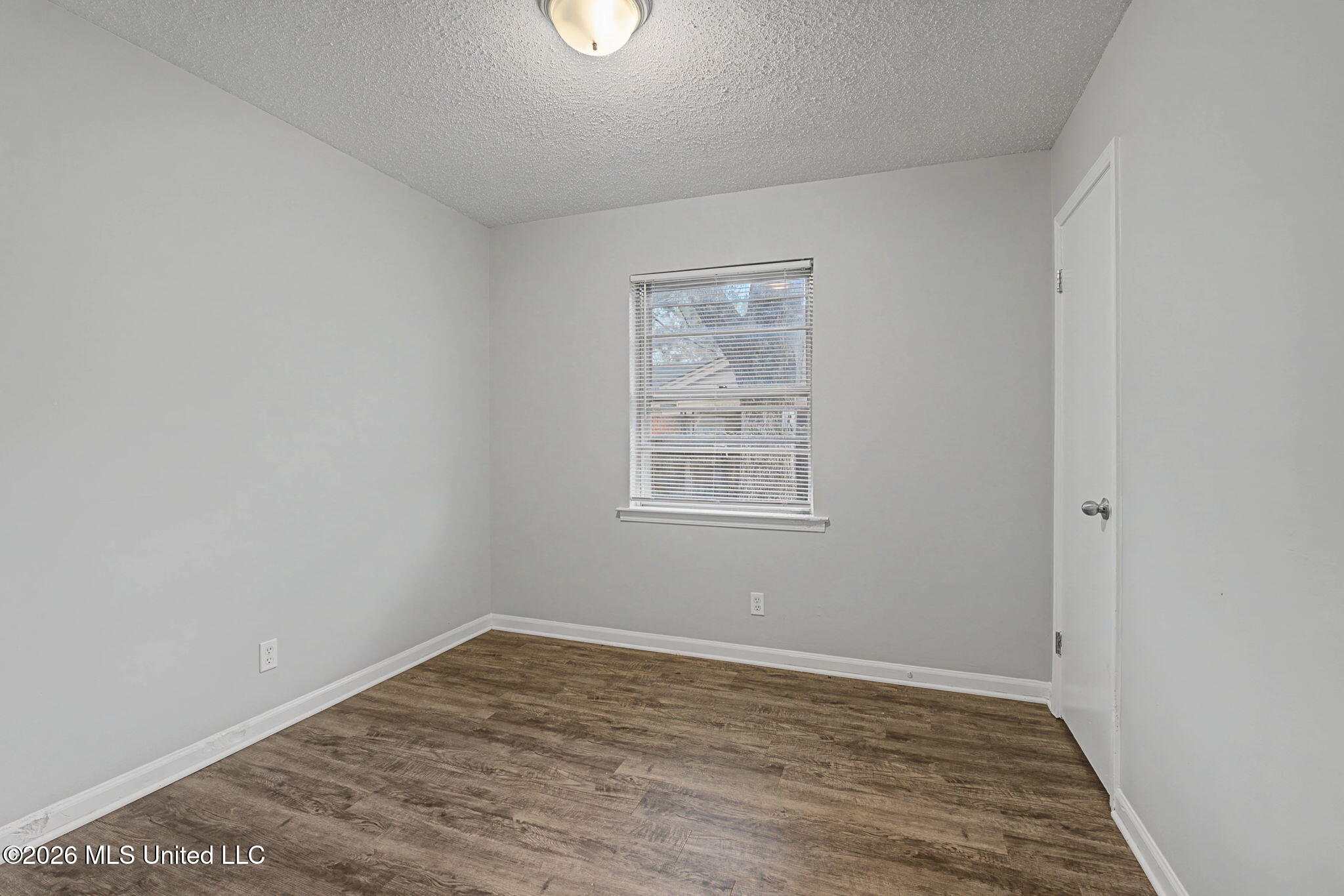 1395 Main Street Property Photo 10