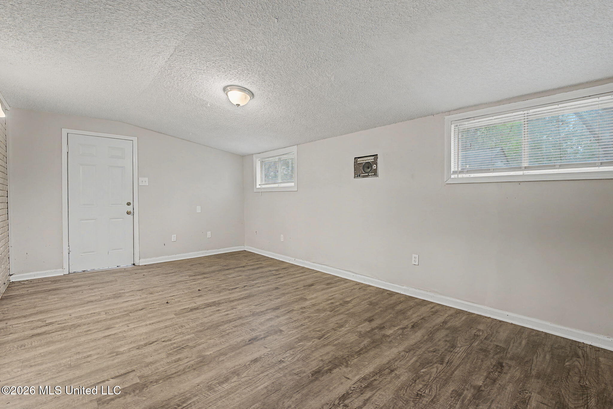 1395 Main Street Property Photo 12