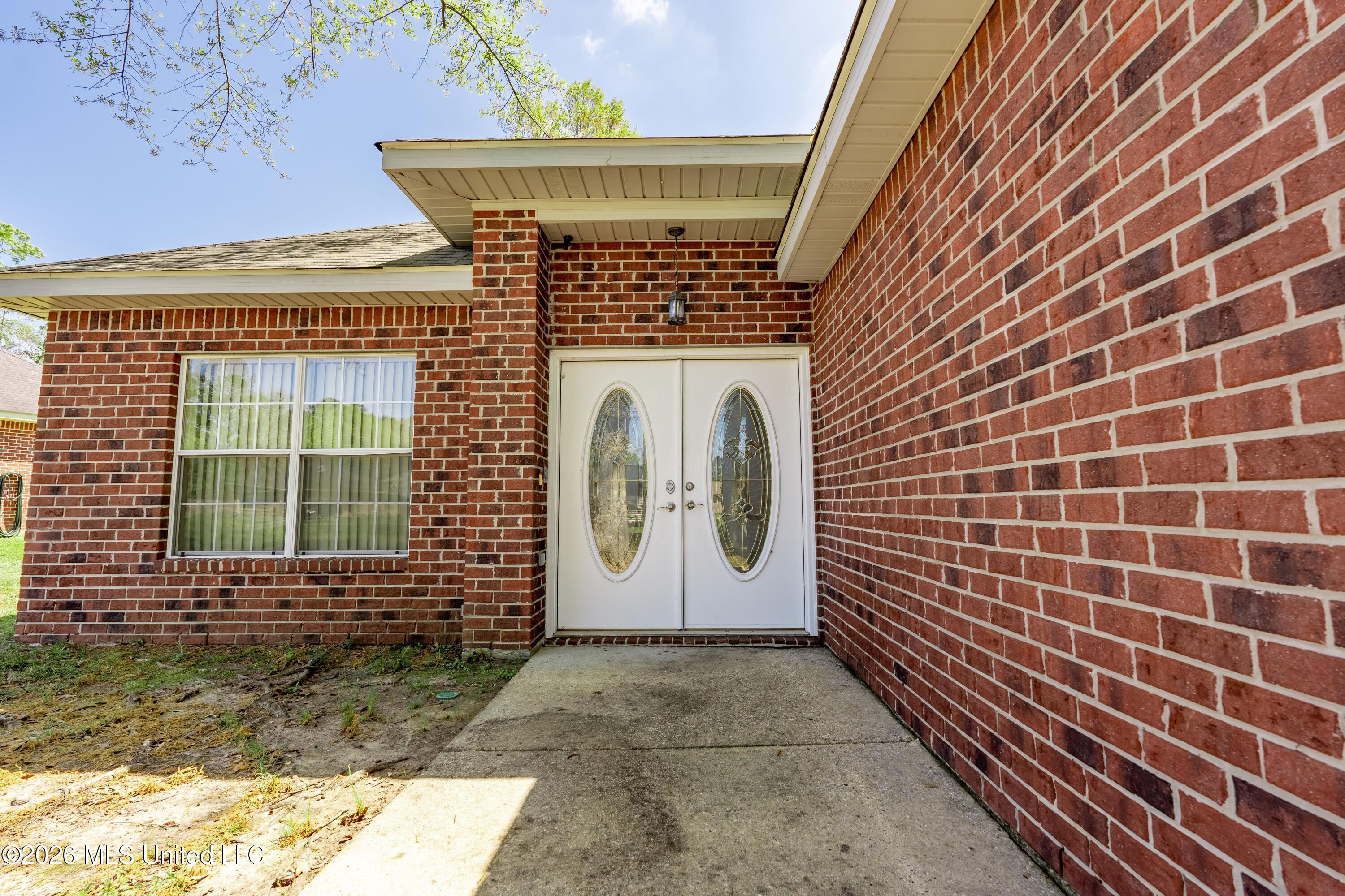 27 Maroon Drive Property Photo 2