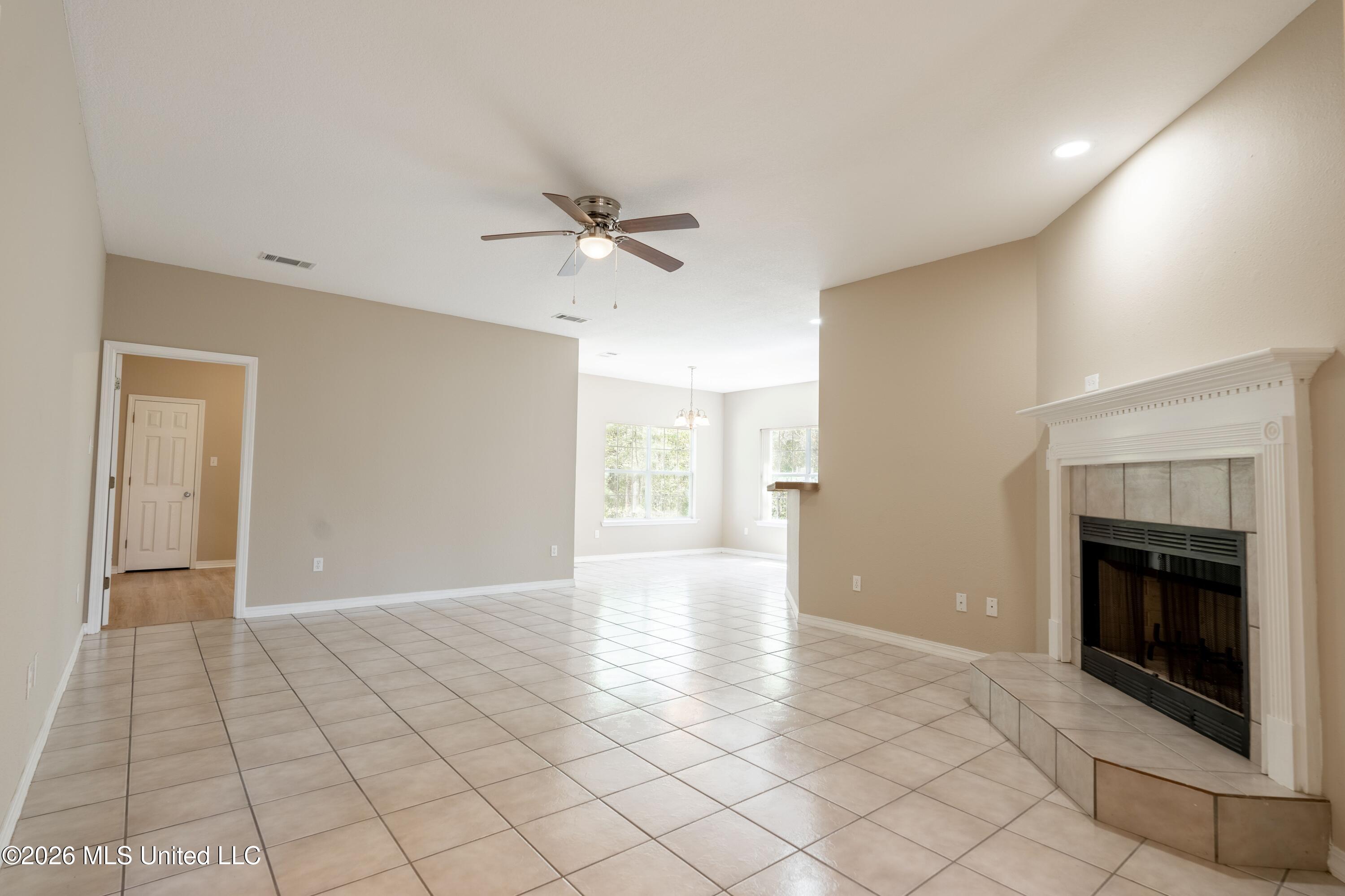 27 Maroon Drive Property Photo 5