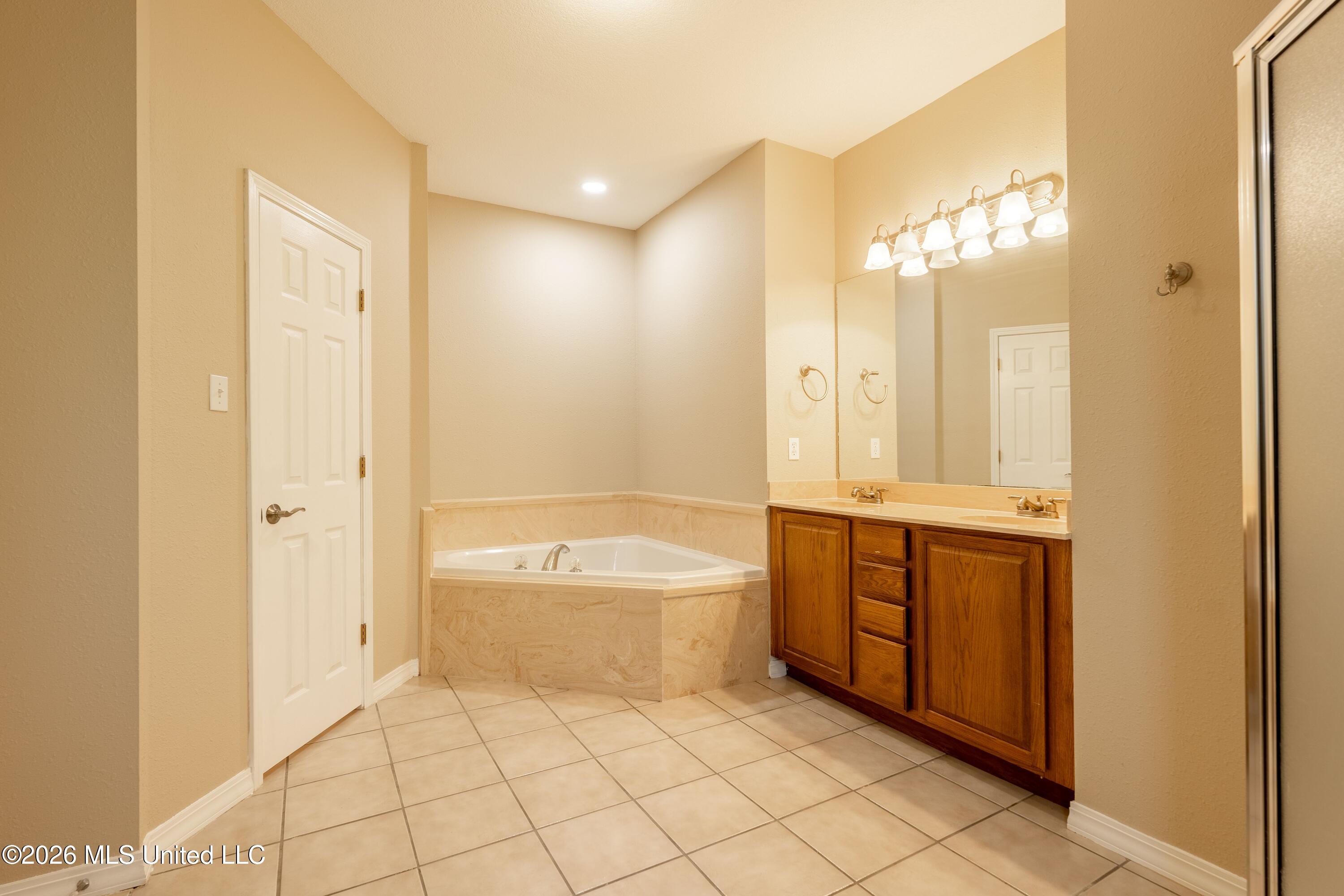 27 Maroon Drive Property Photo 19