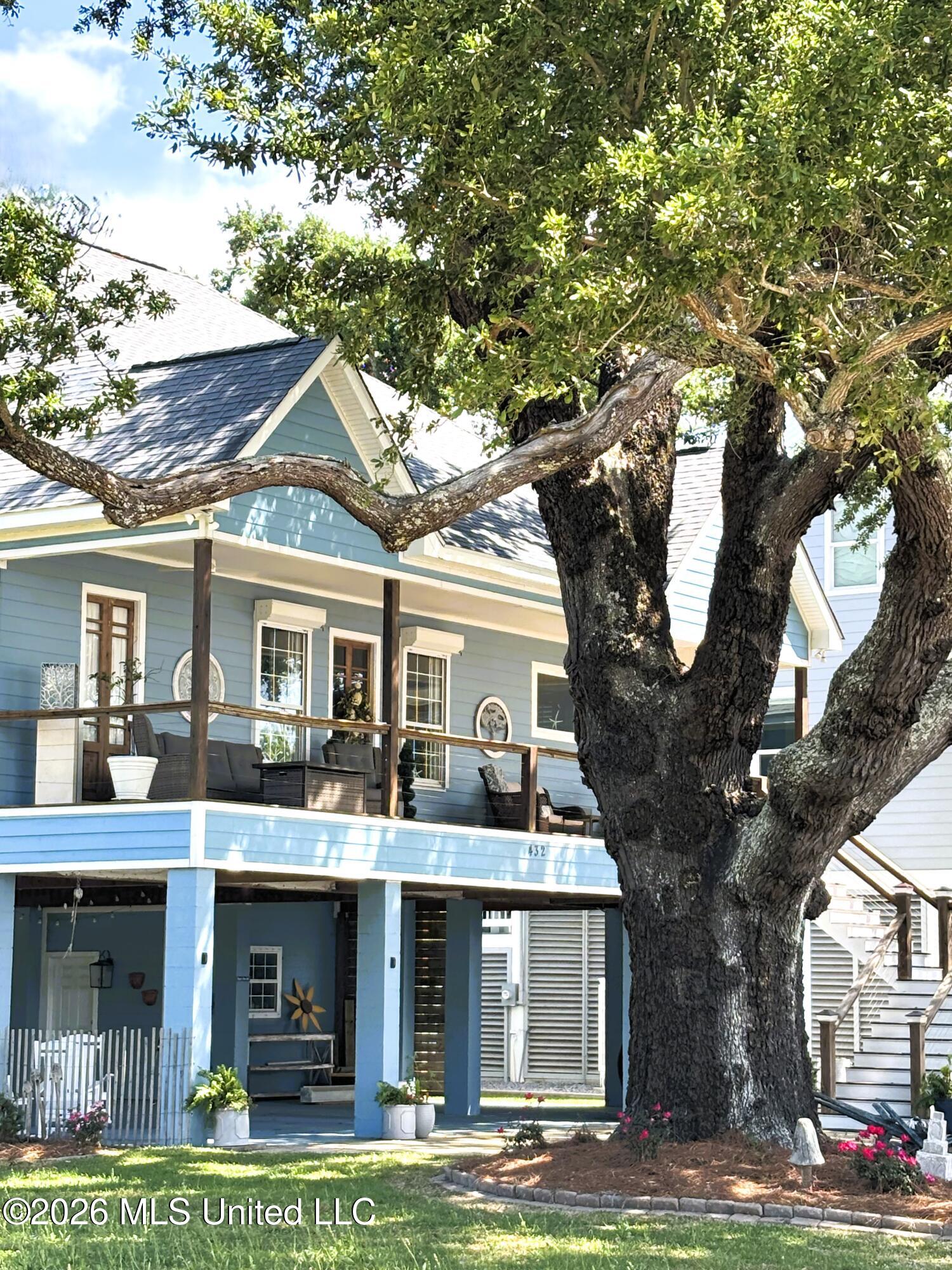 432 W Beach Boulevard Property Photo 8