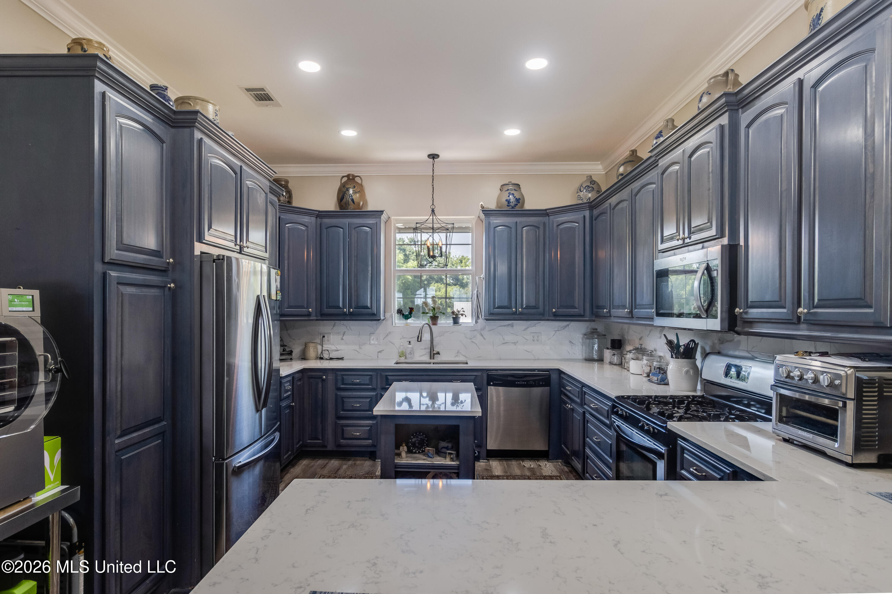 432 W Beach Boulevard Property Photo 16