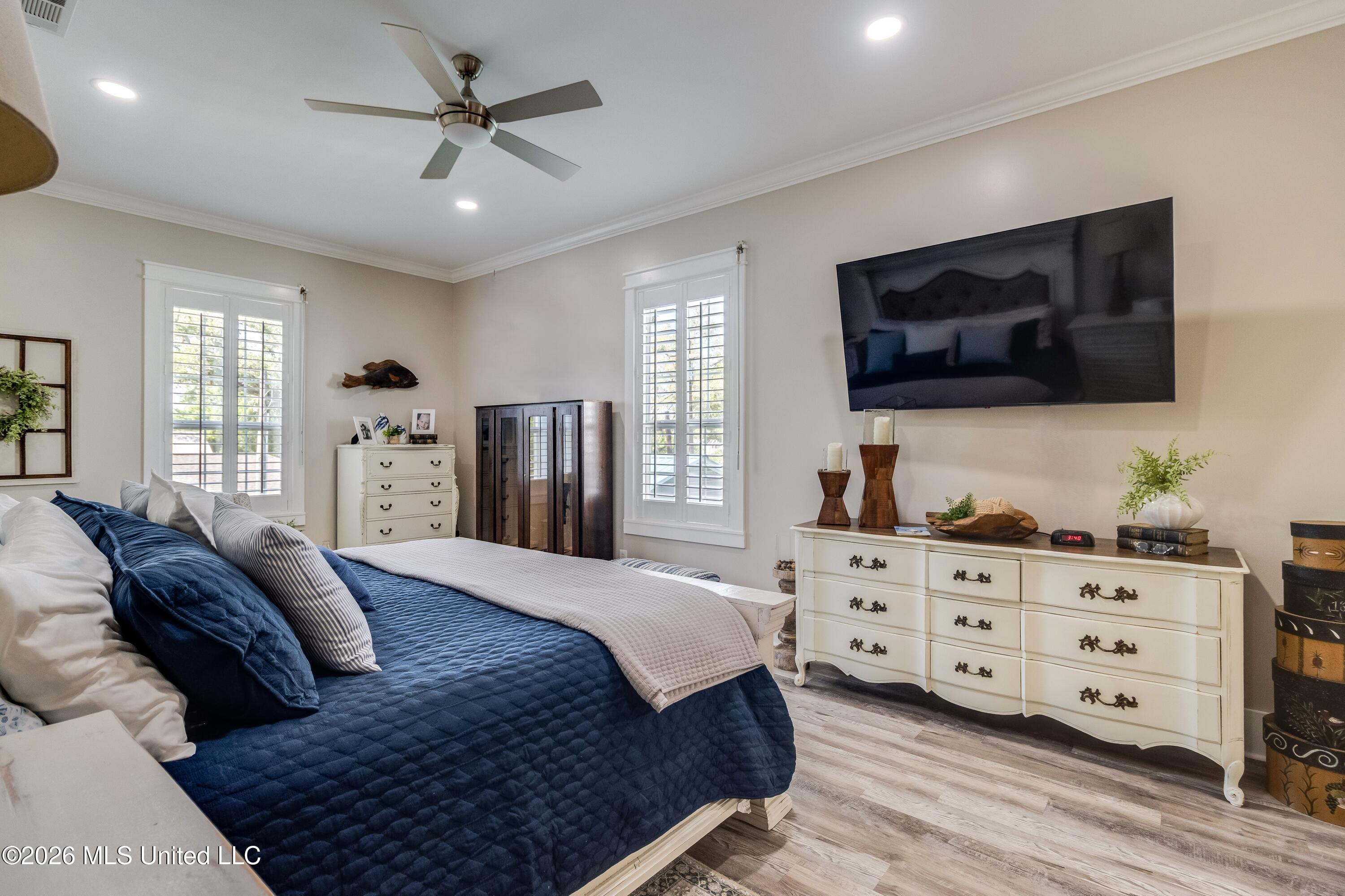 432 W Beach Boulevard Property Photo 19