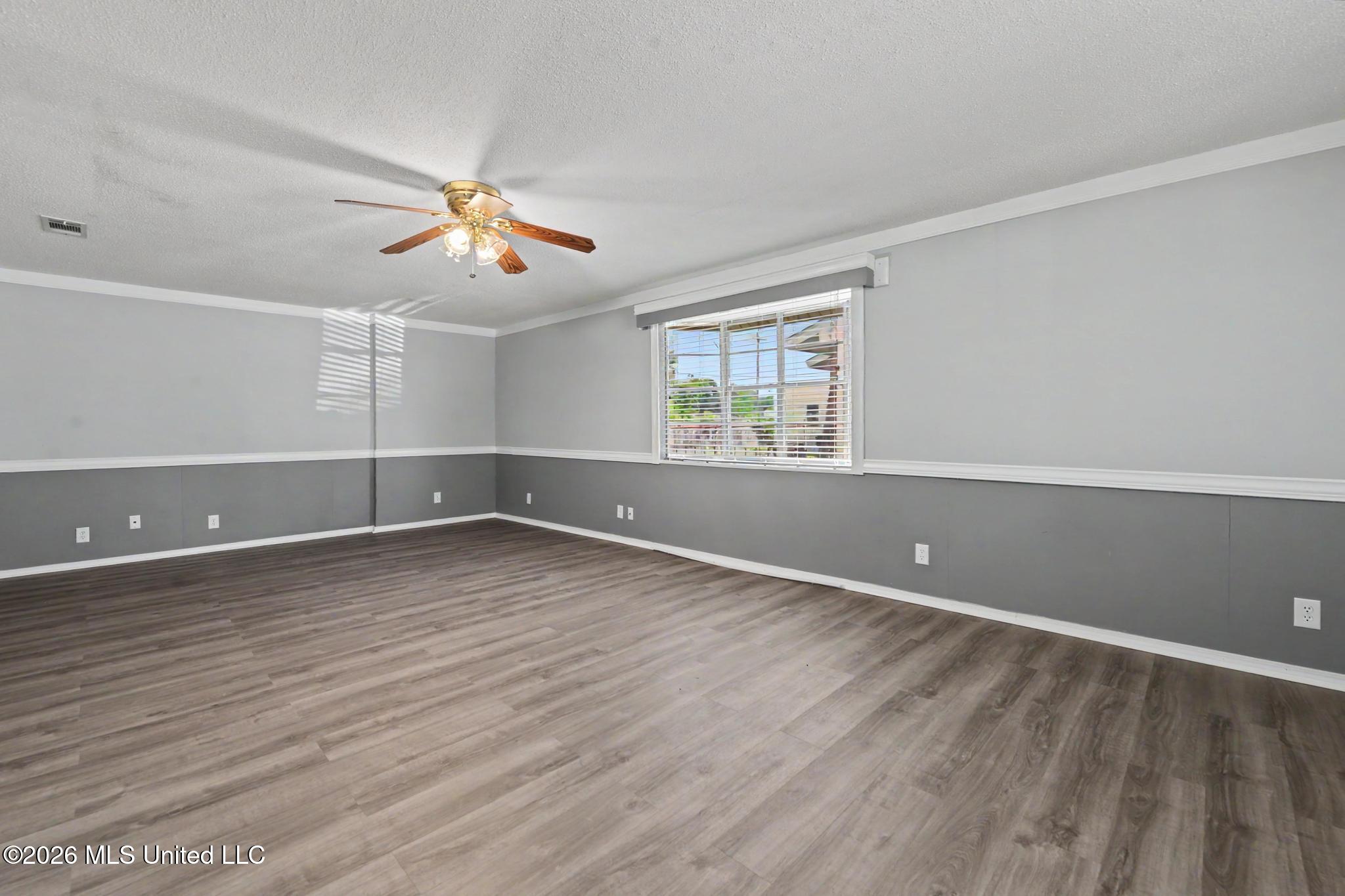 3214 Wesley Street Property Photo 4