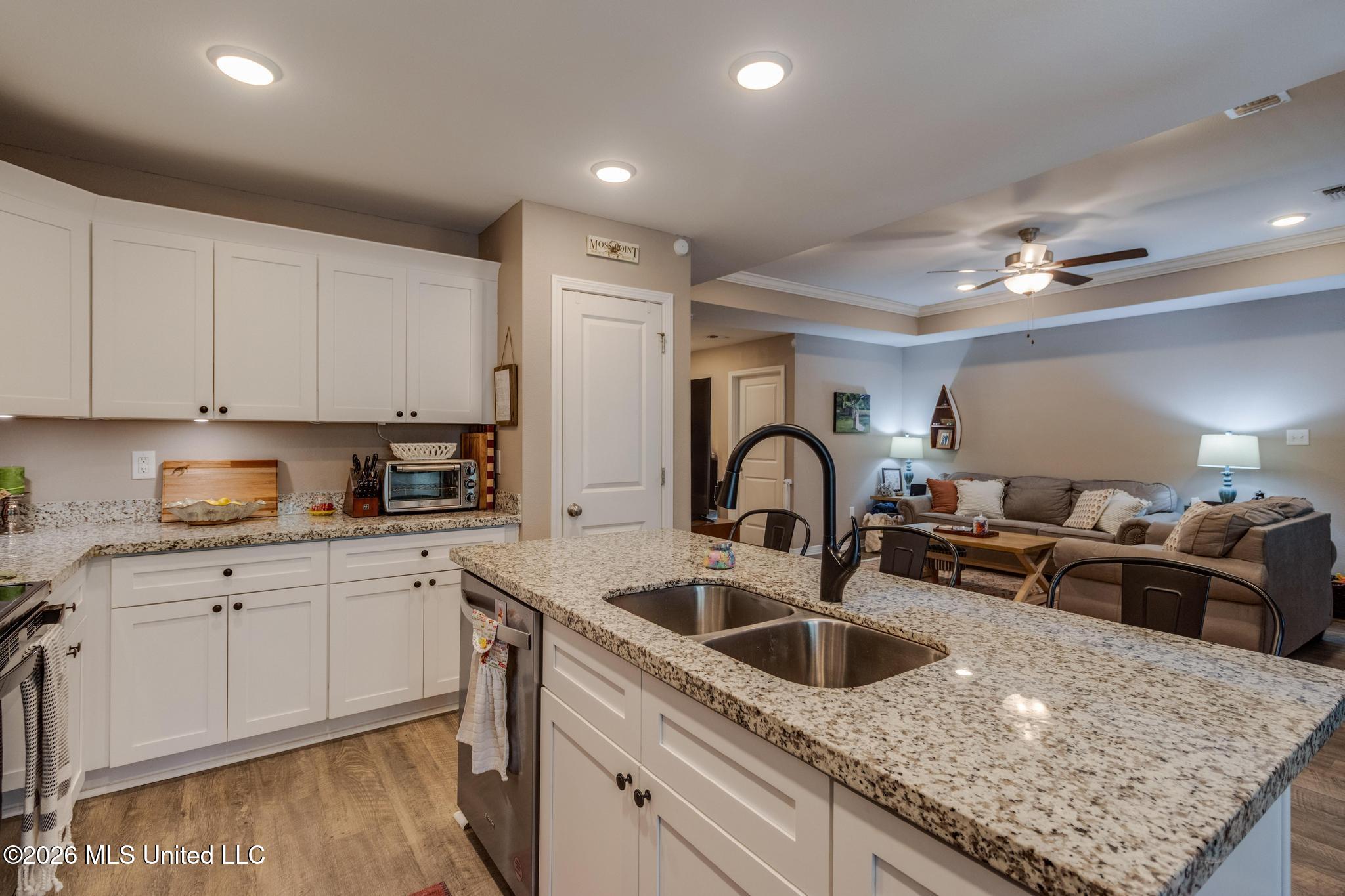 515 Peach Street Property Photo 14