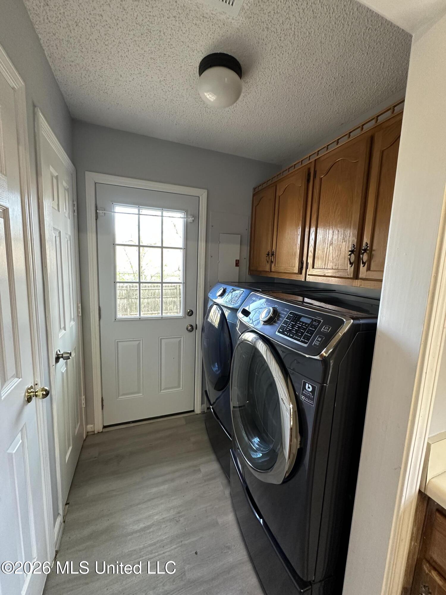 3245 Edenshire Lane Property Photo 7