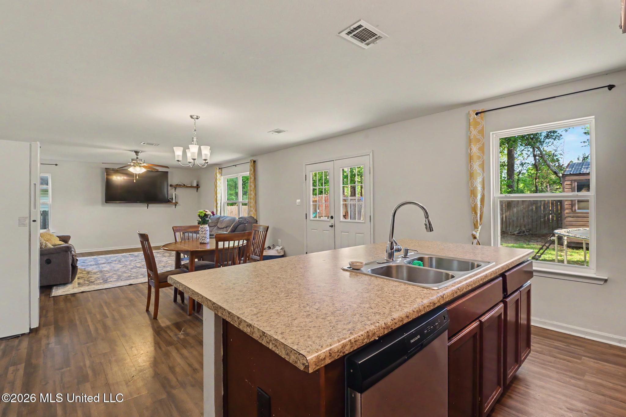 18520 Devin Court Property Photo 3