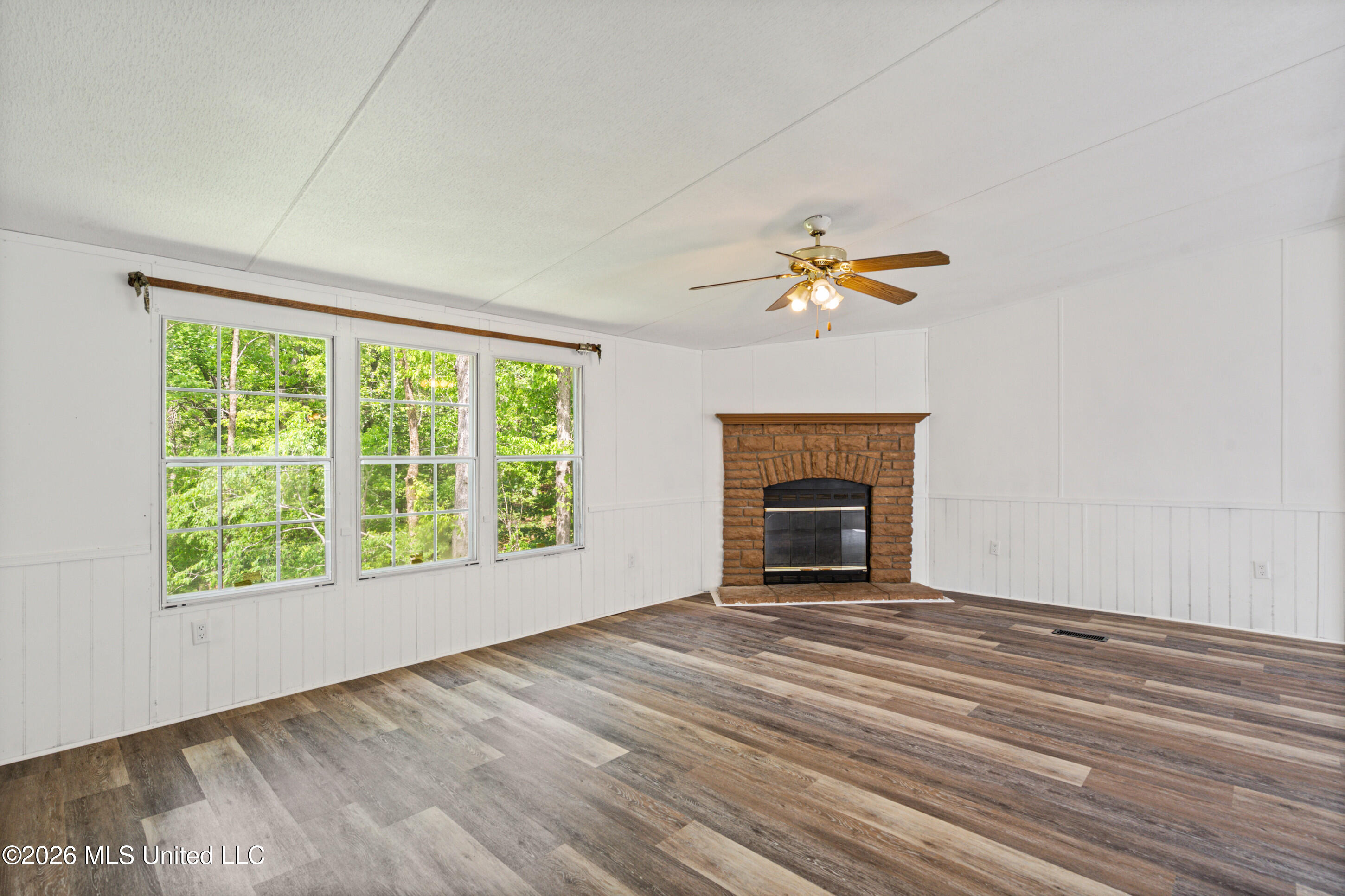 258 Coles Point Road Property Photo 6