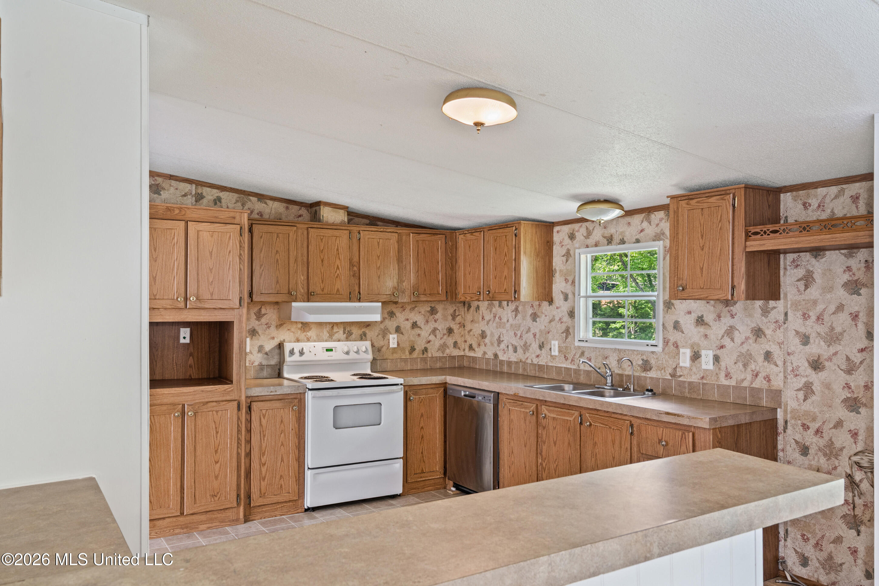 258 Coles Point Road Property Photo 8