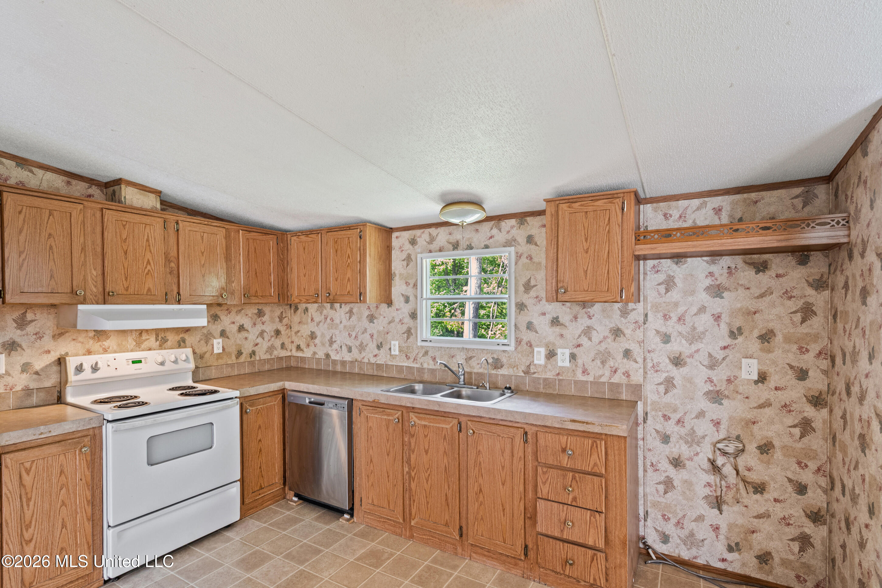 258 Coles Point Road Property Photo 9