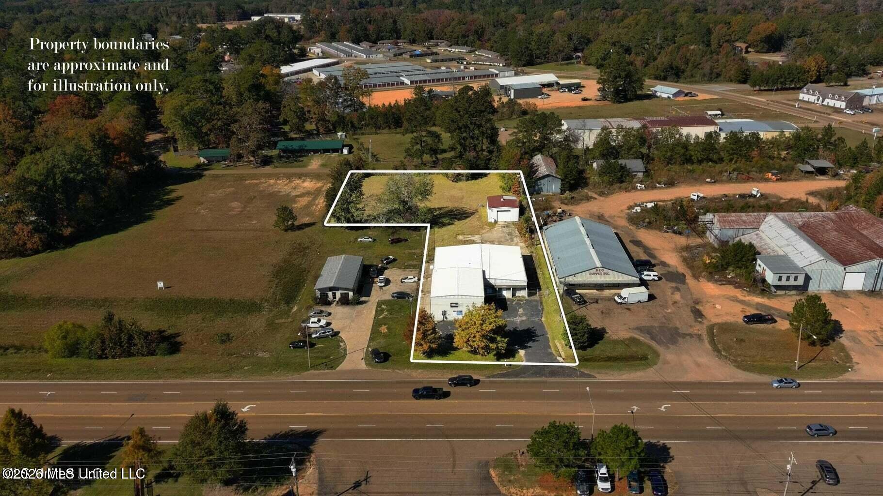 1221 NE Highway 51 Property Photo 1
