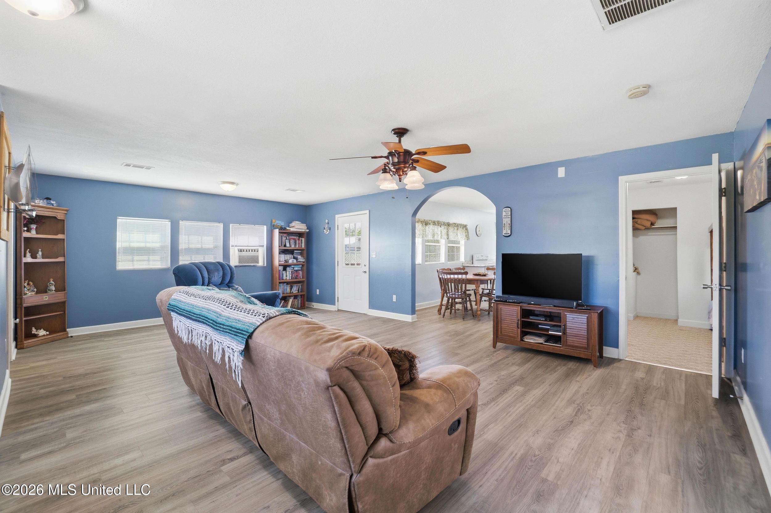 5057 Elbrus Street Property Photo 6