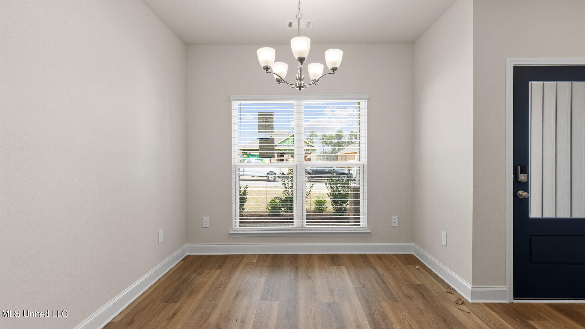 15888 Blue Ridge Drive Property Photo 5