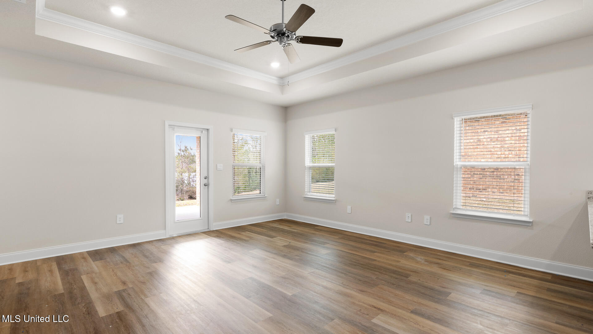 15888 Blue Ridge Drive Property Photo 9