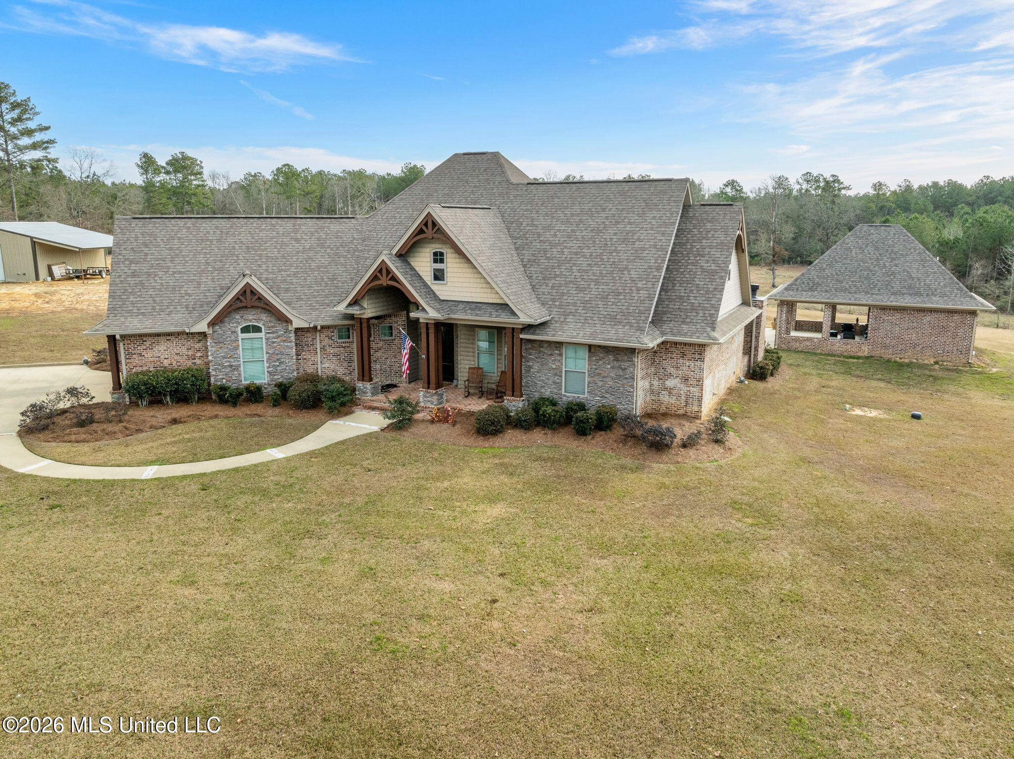 135 County 472 Property Photo 1