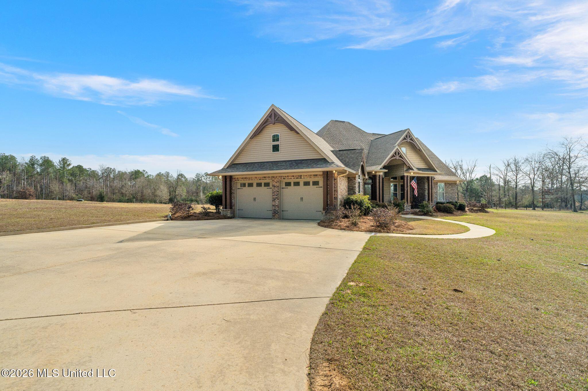 135 County 472 Property Photo 3