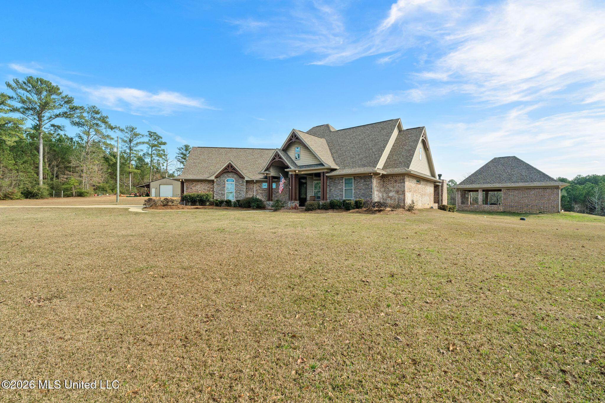 135 County 472 Property Photo 4
