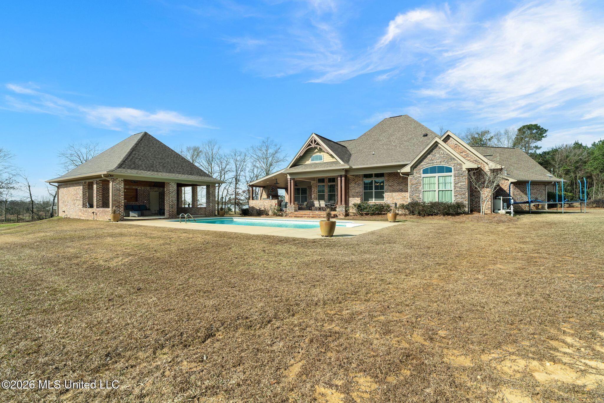 135 County 472 Property Photo 6
