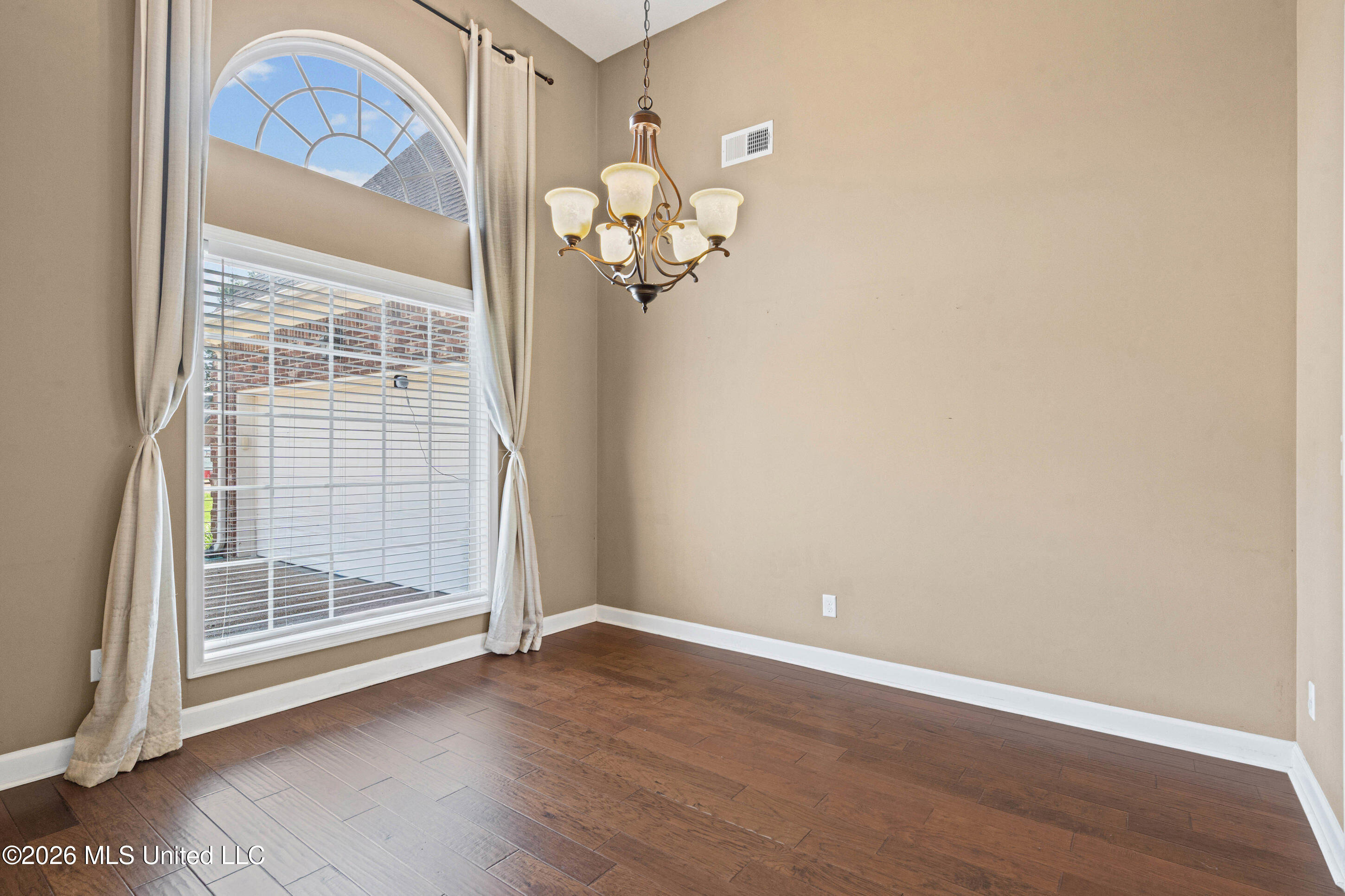 4837 Windsong Cove Property Photo 6