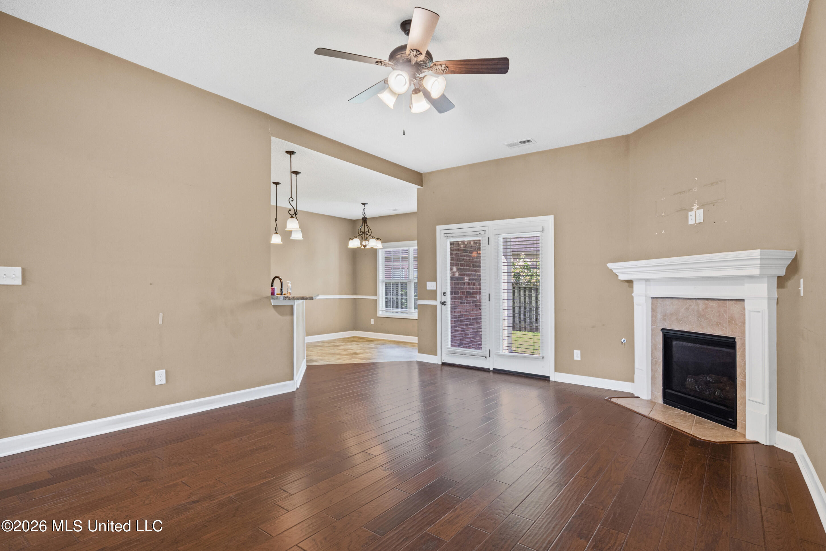 4837 Windsong Cove Property Photo 7