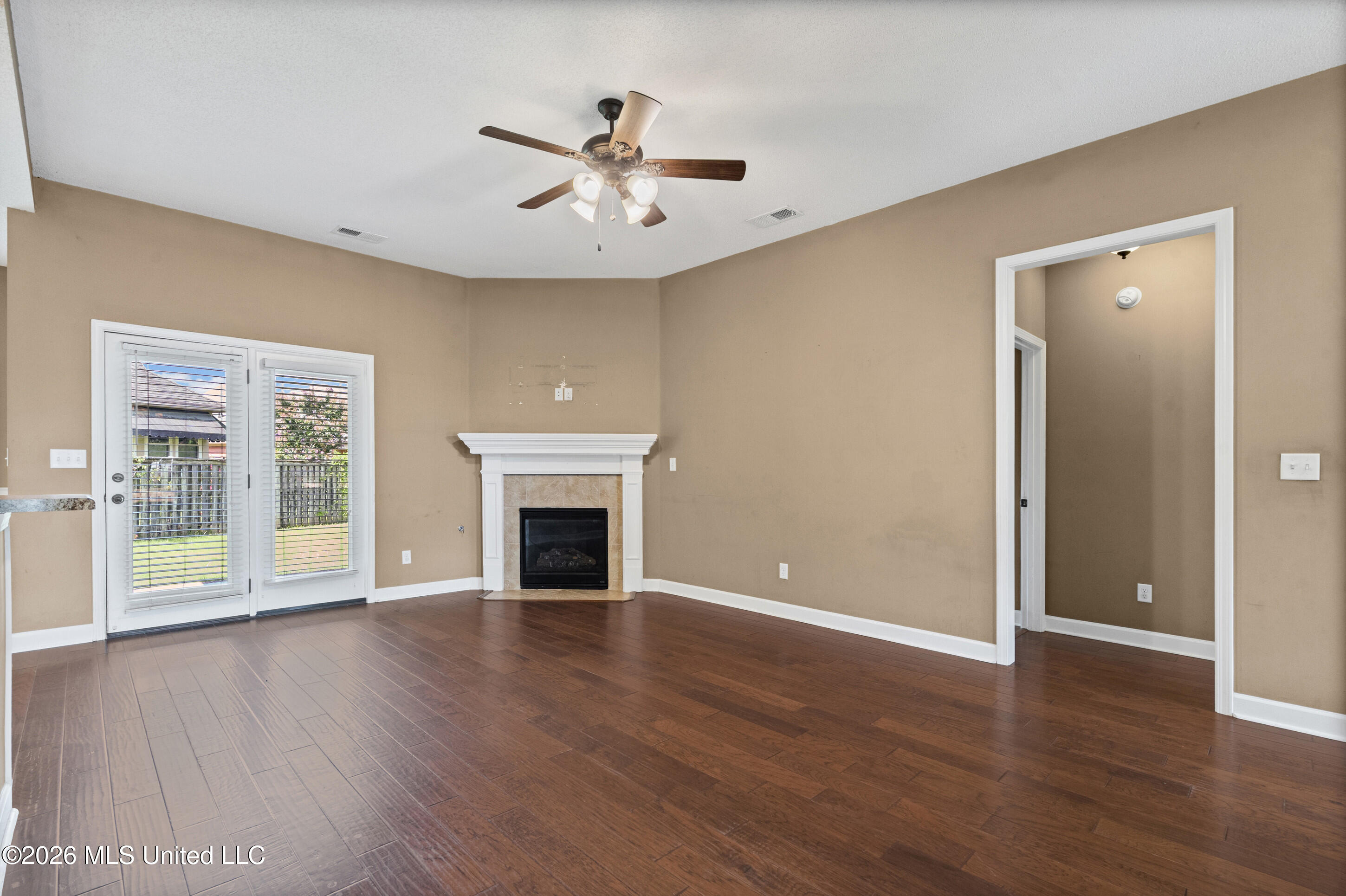 4837 Windsong Cove Property Photo 8