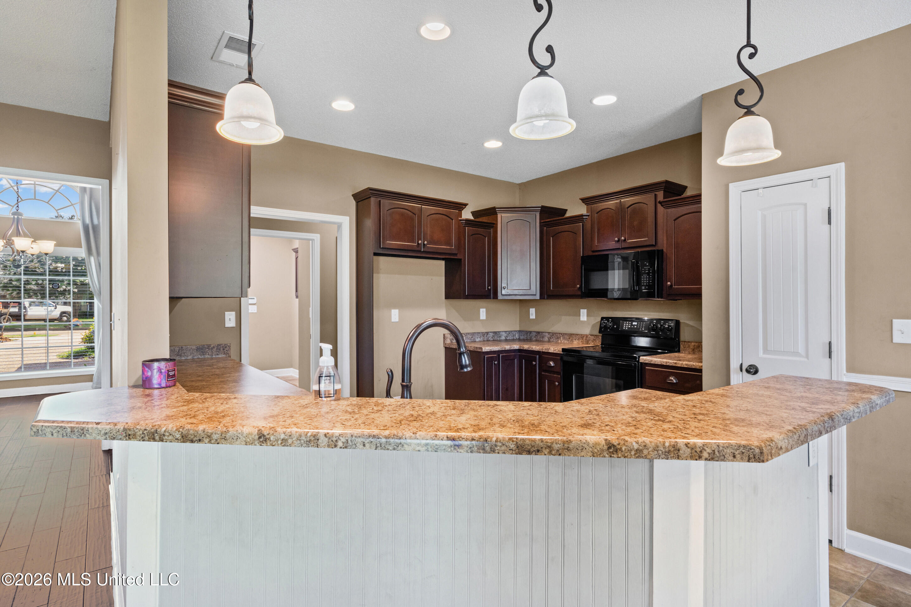 4837 Windsong Cove Property Photo 11