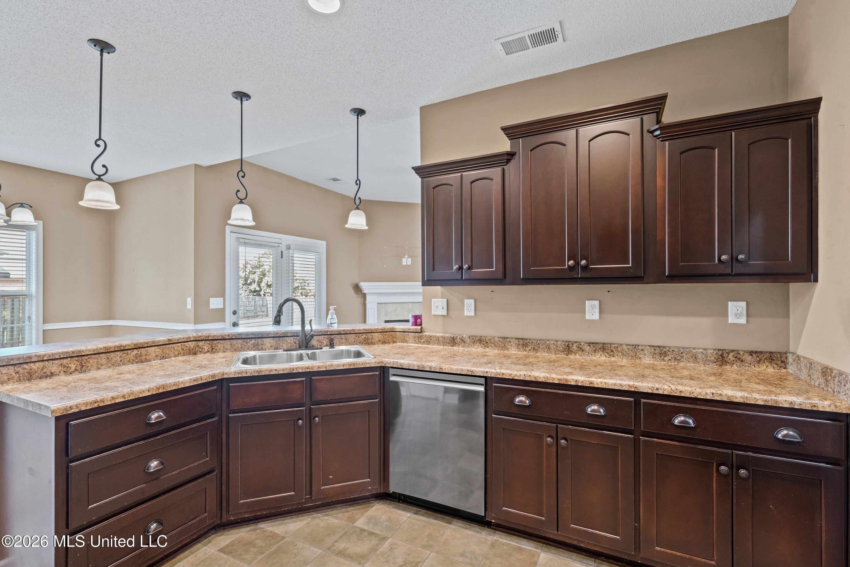 4837 Windsong Cove Property Photo 13