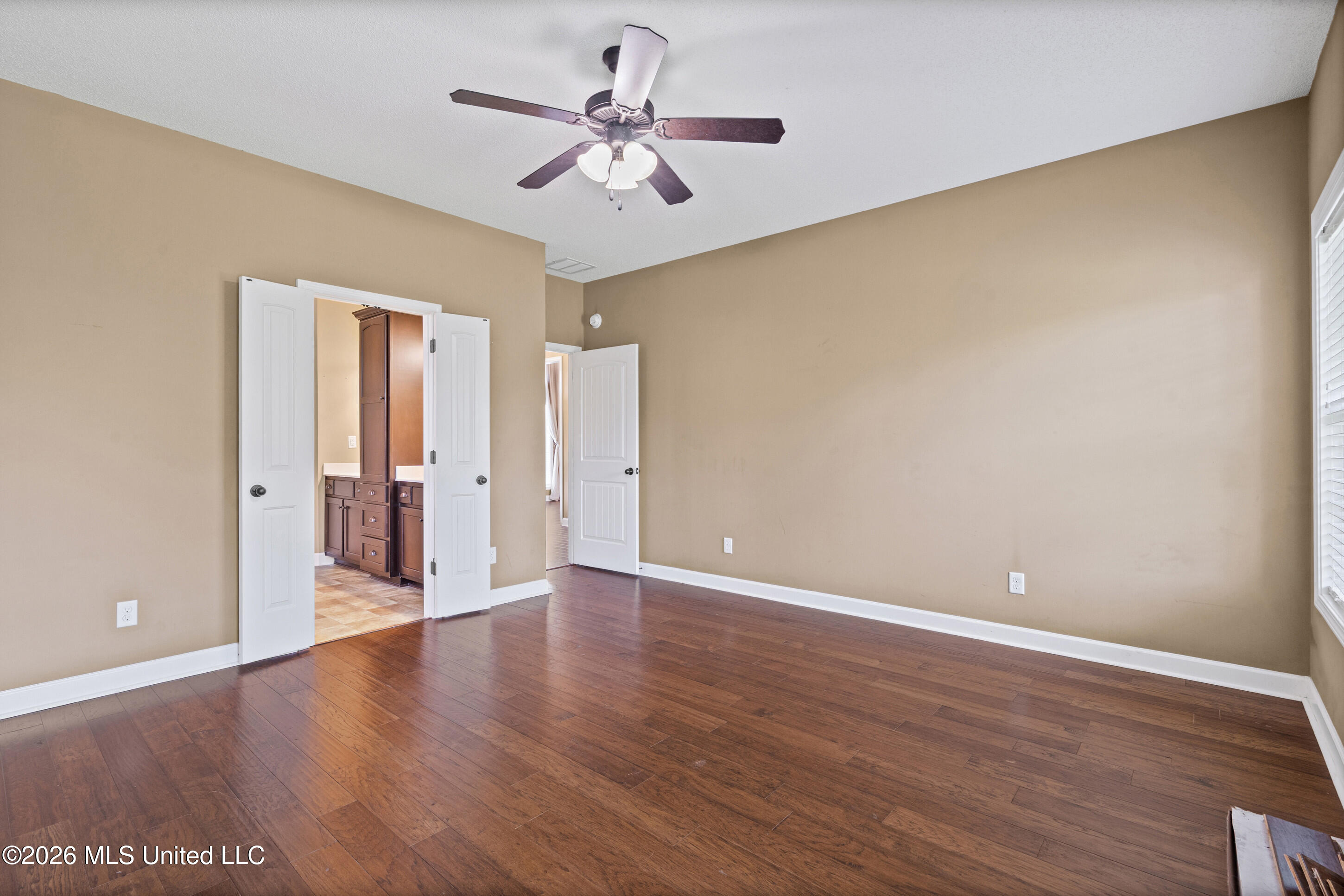 4837 Windsong Cove Property Photo 14